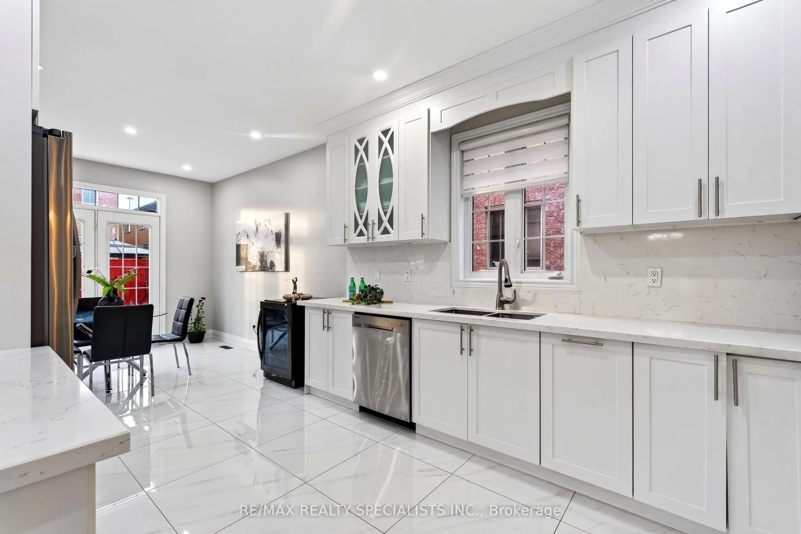 3463 Crimson King Circle