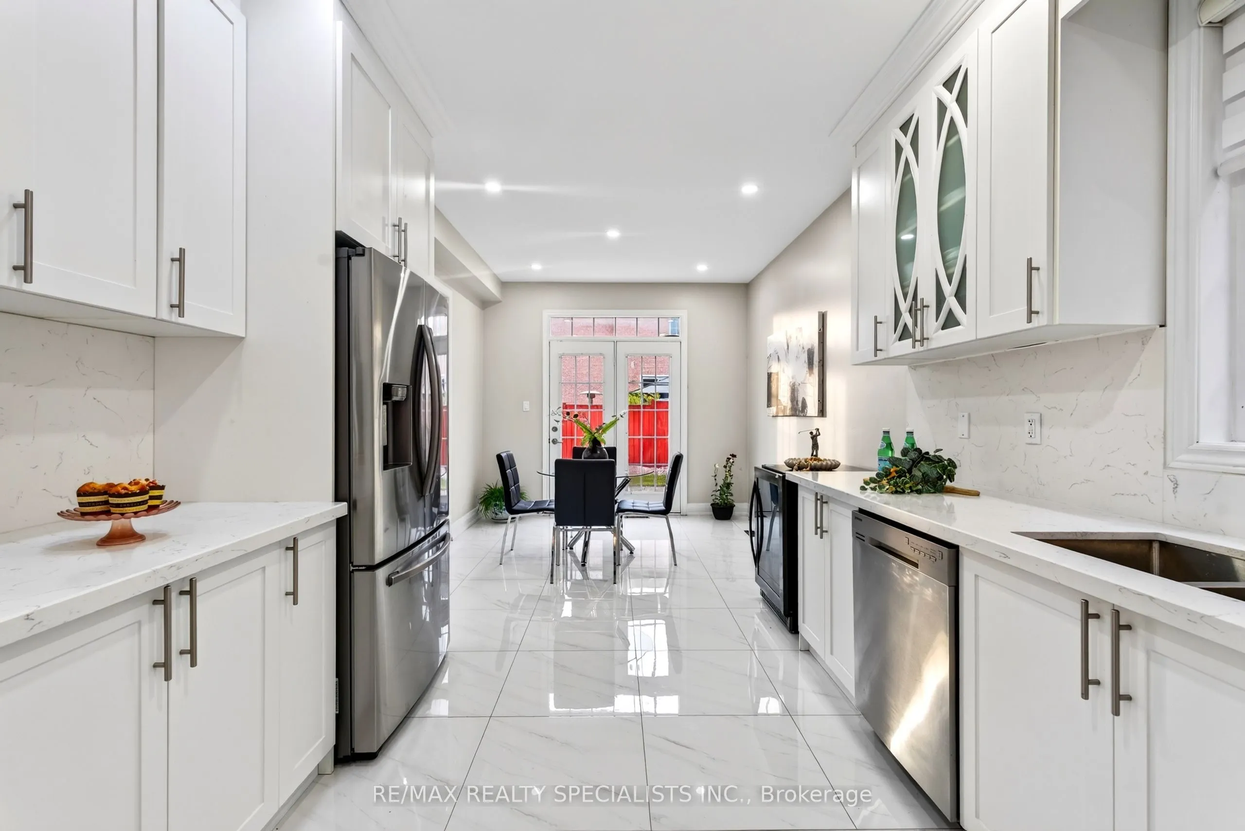 3463 Crimson King Circle