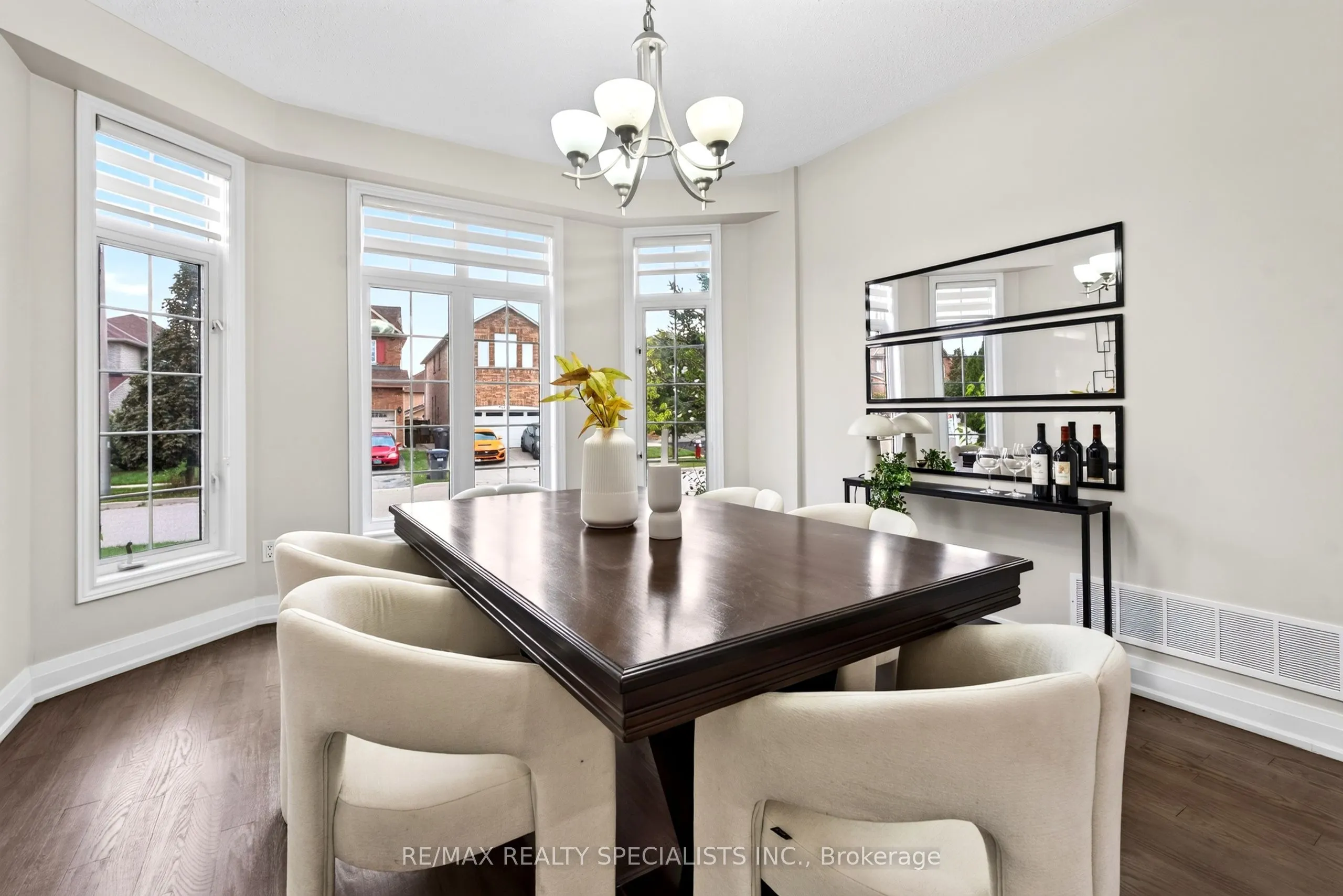 3463 Crimson King Circle