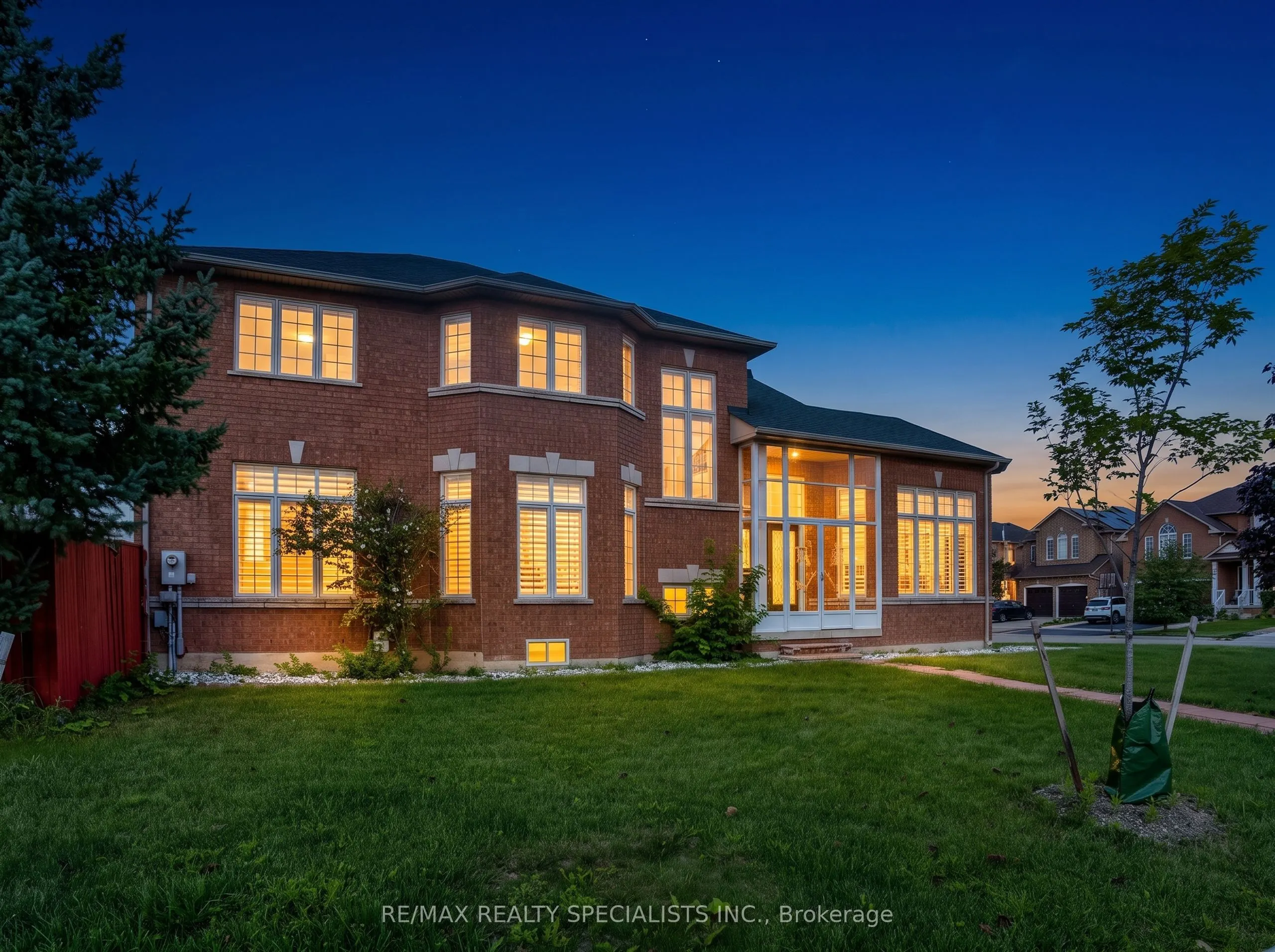 3463 Crimson King Circle
