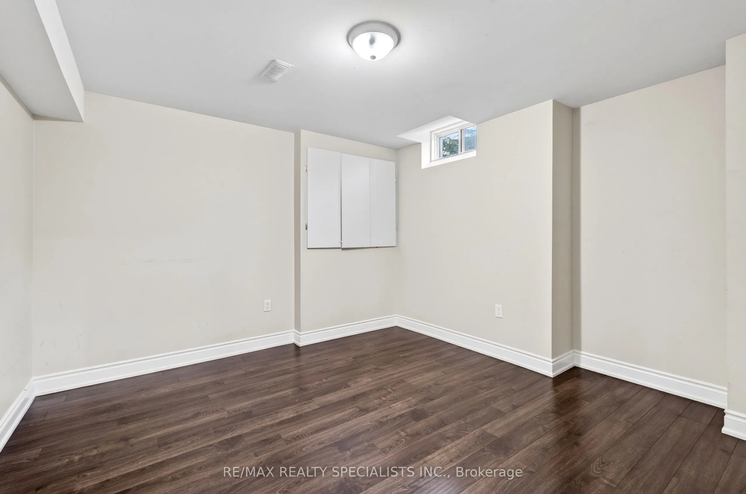3463 Crimson King Circle