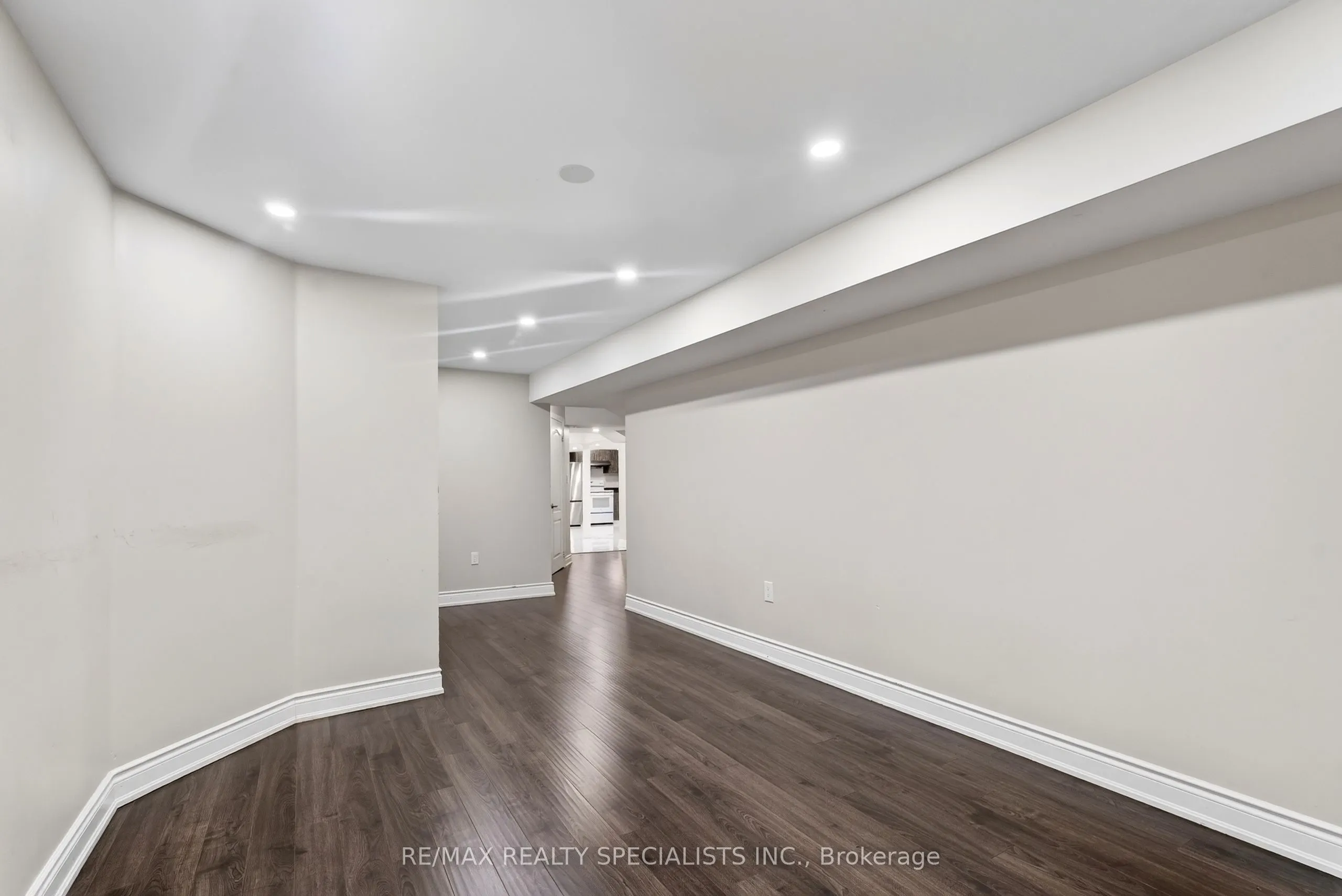 3463 Crimson King Circle