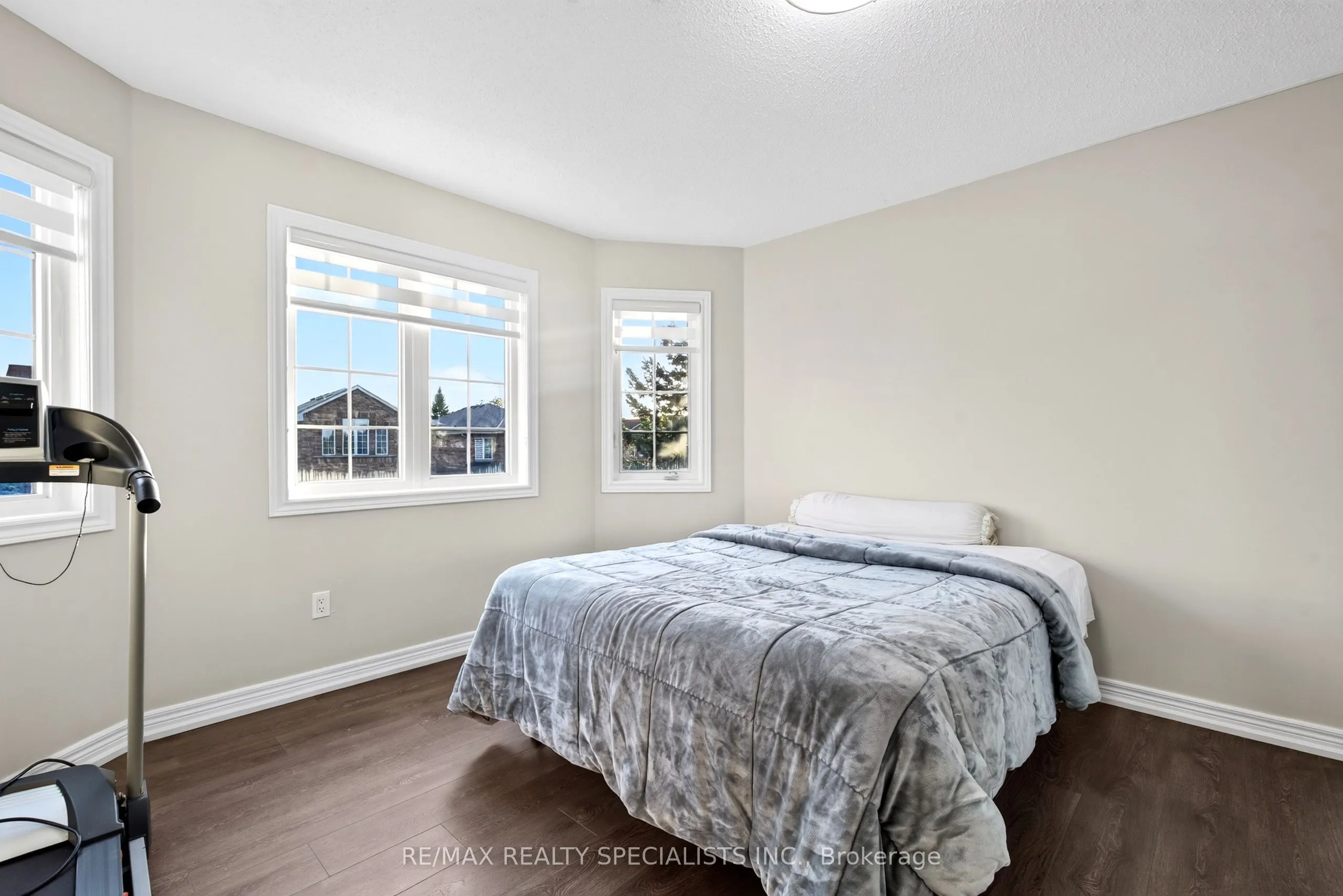 3463 Crimson King Circle