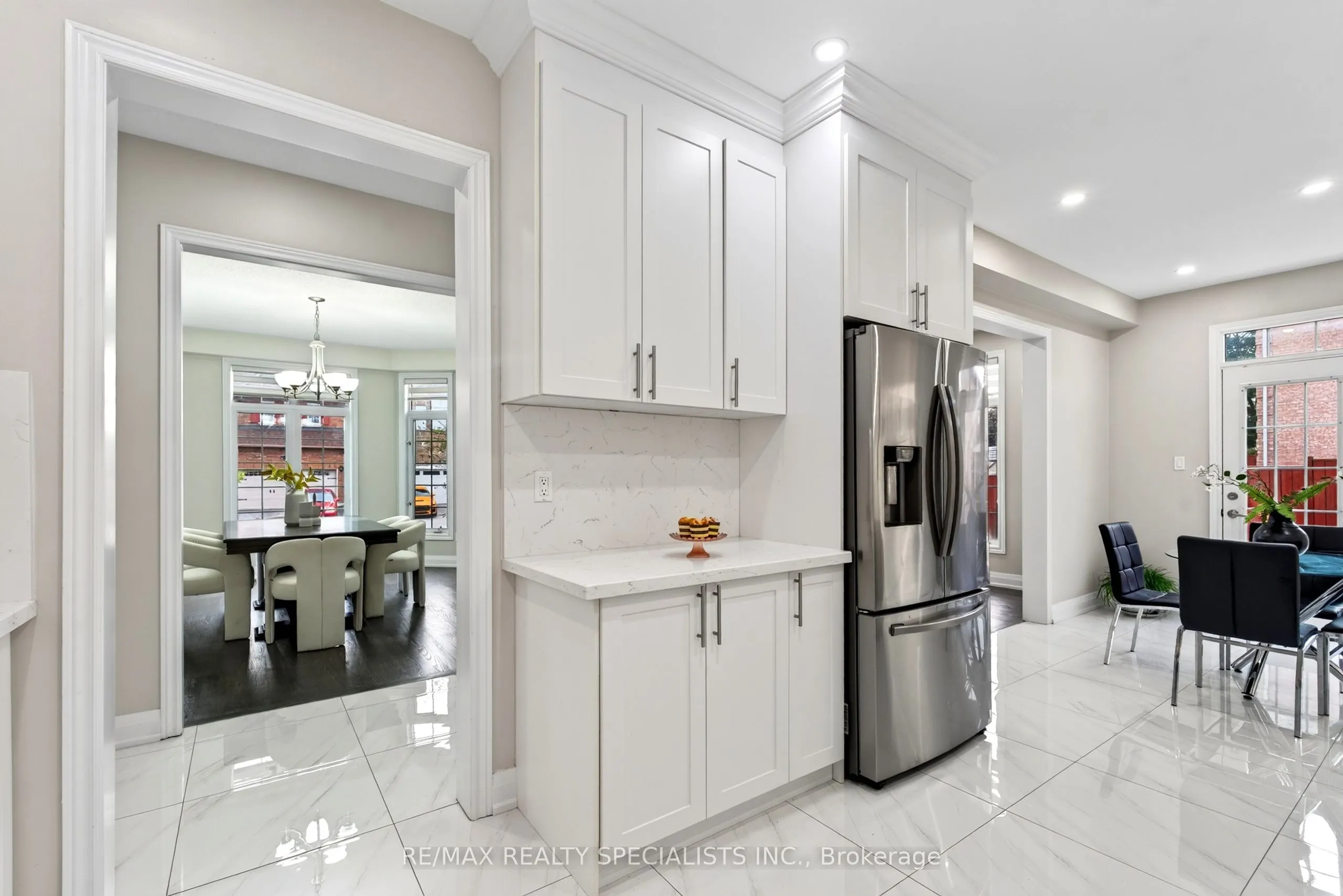 3463 Crimson King Circle