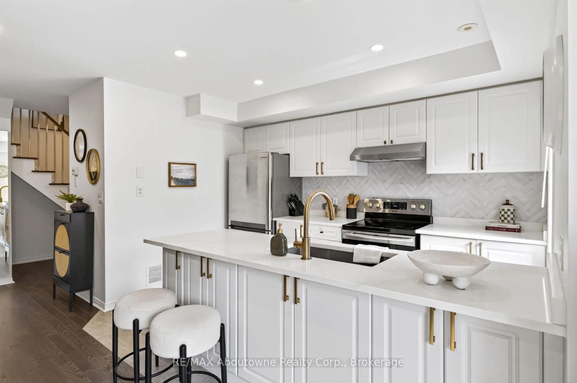 601 Shoreline Drive #156