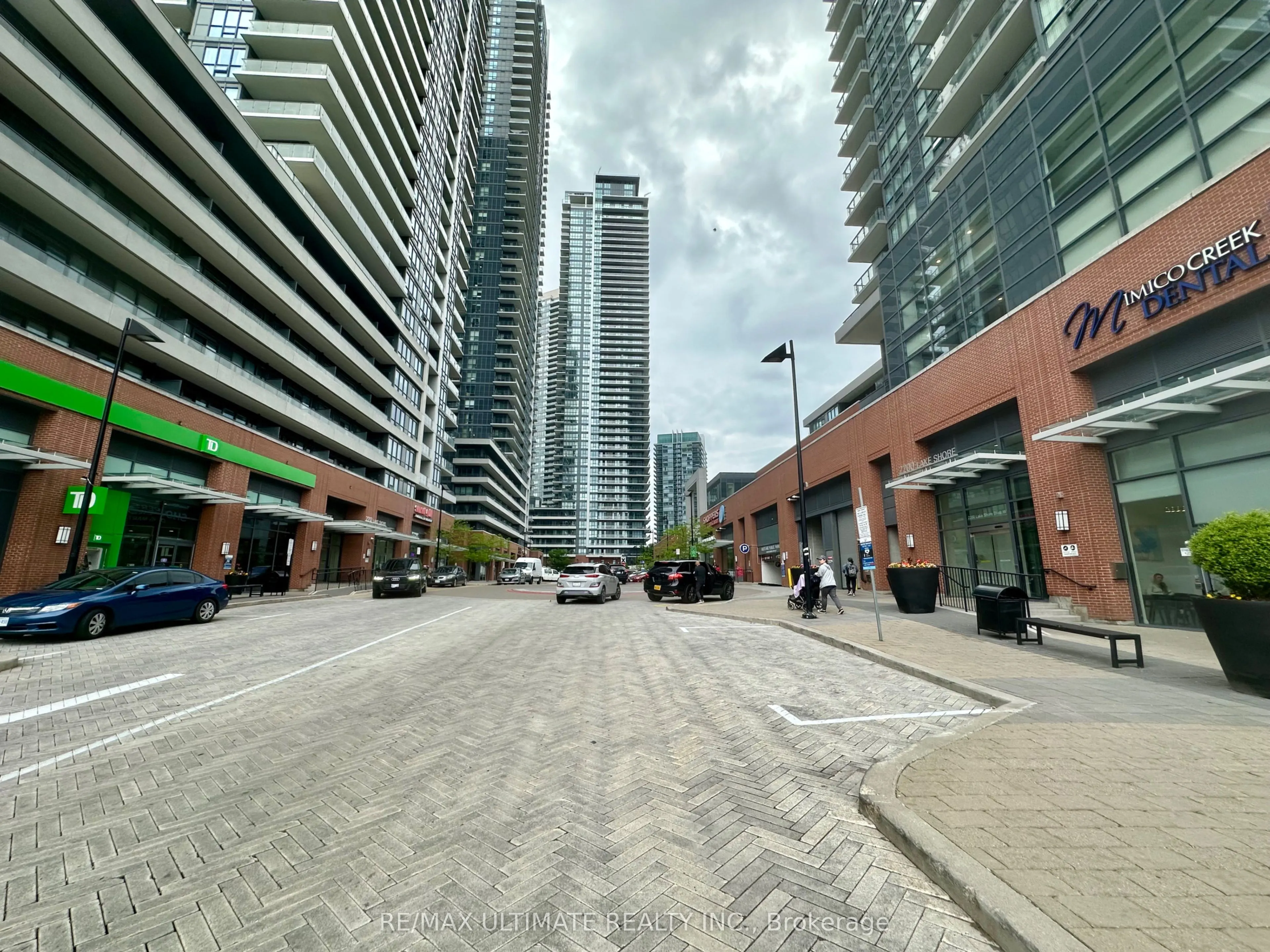 2212 Lake Shore Boulevard W #TH1