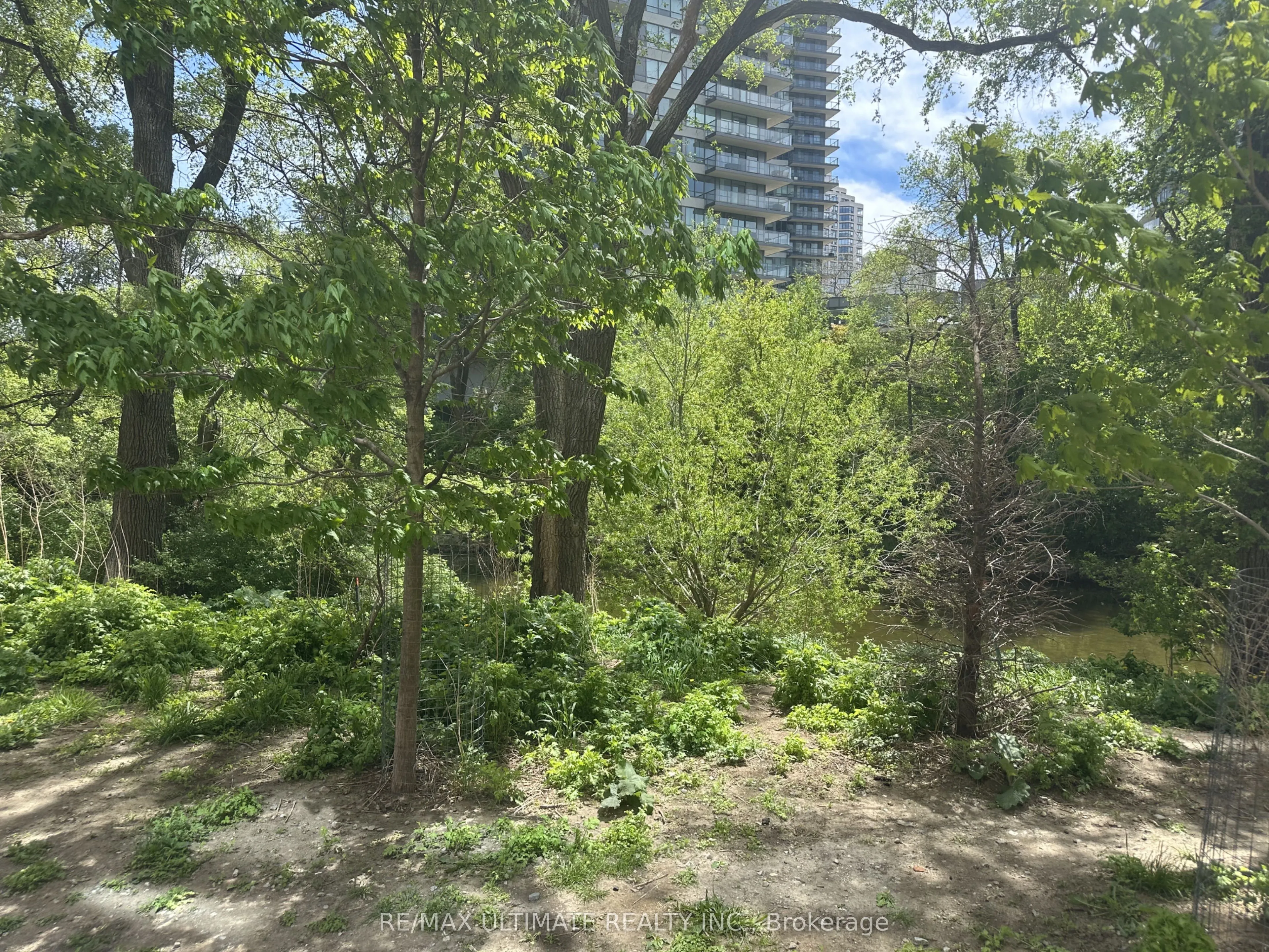 2212 Lake Shore Boulevard W #TH1