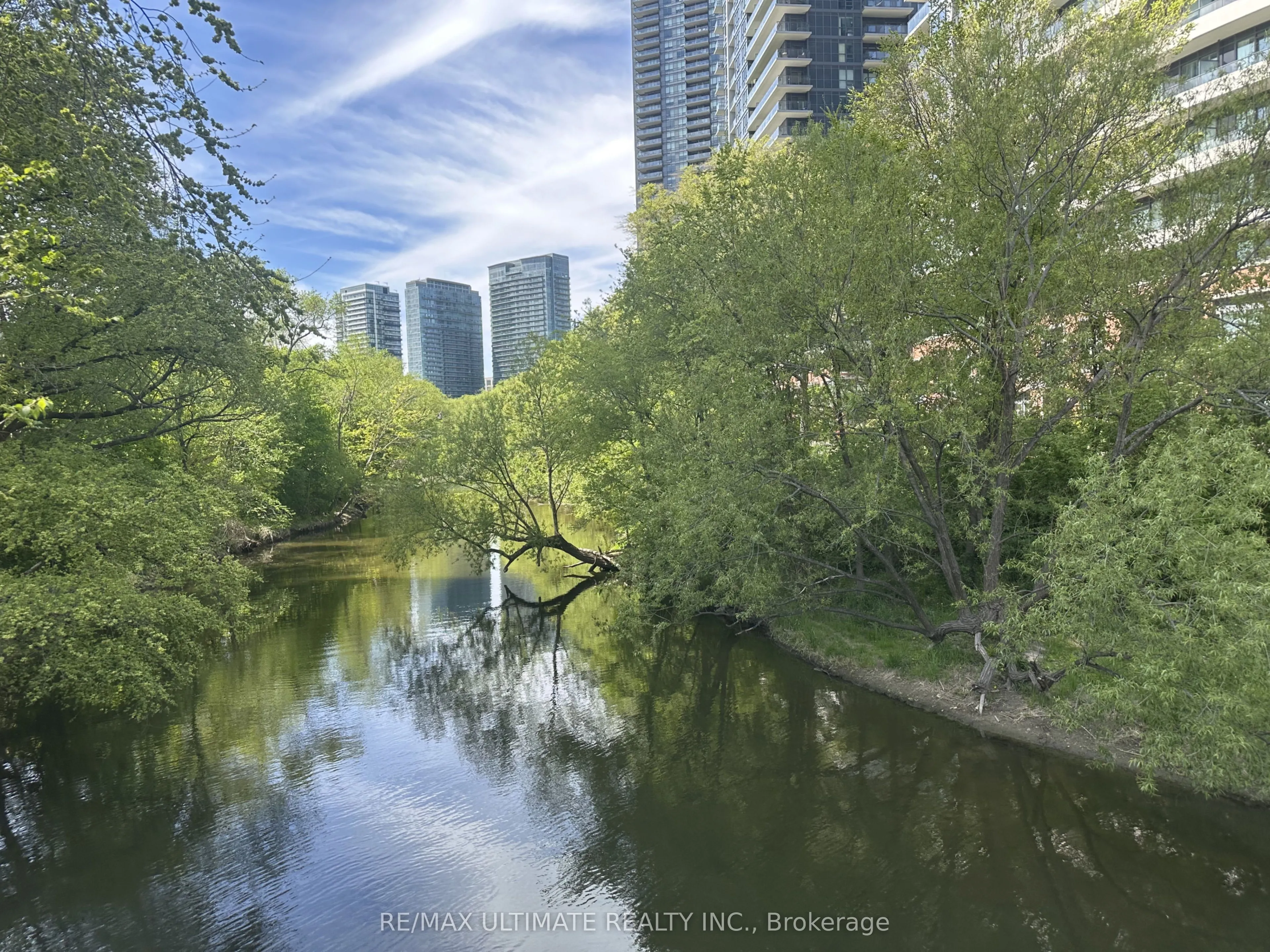 2212 Lake Shore Boulevard W #TH1