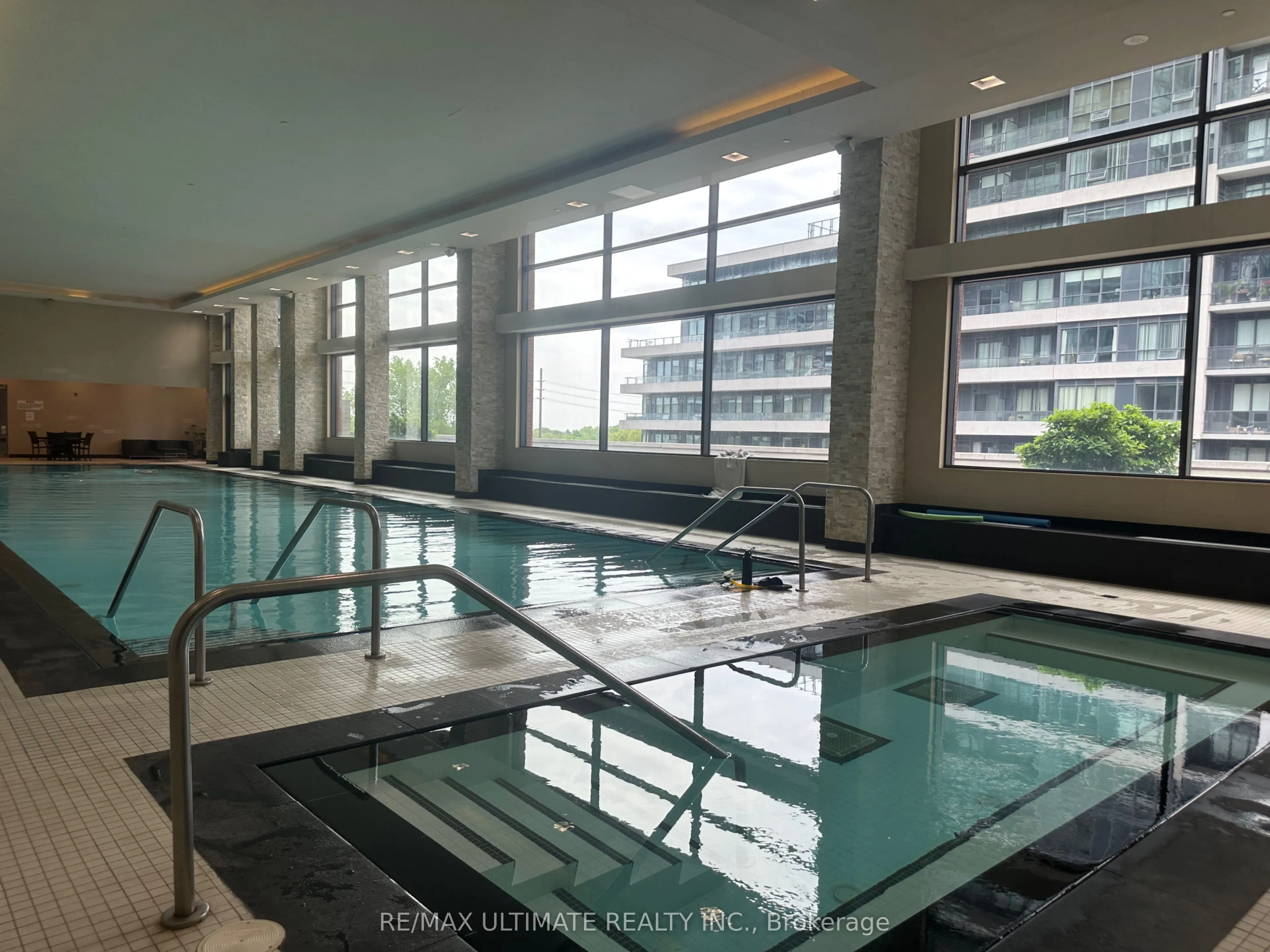 2212 Lake Shore Boulevard W #TH1