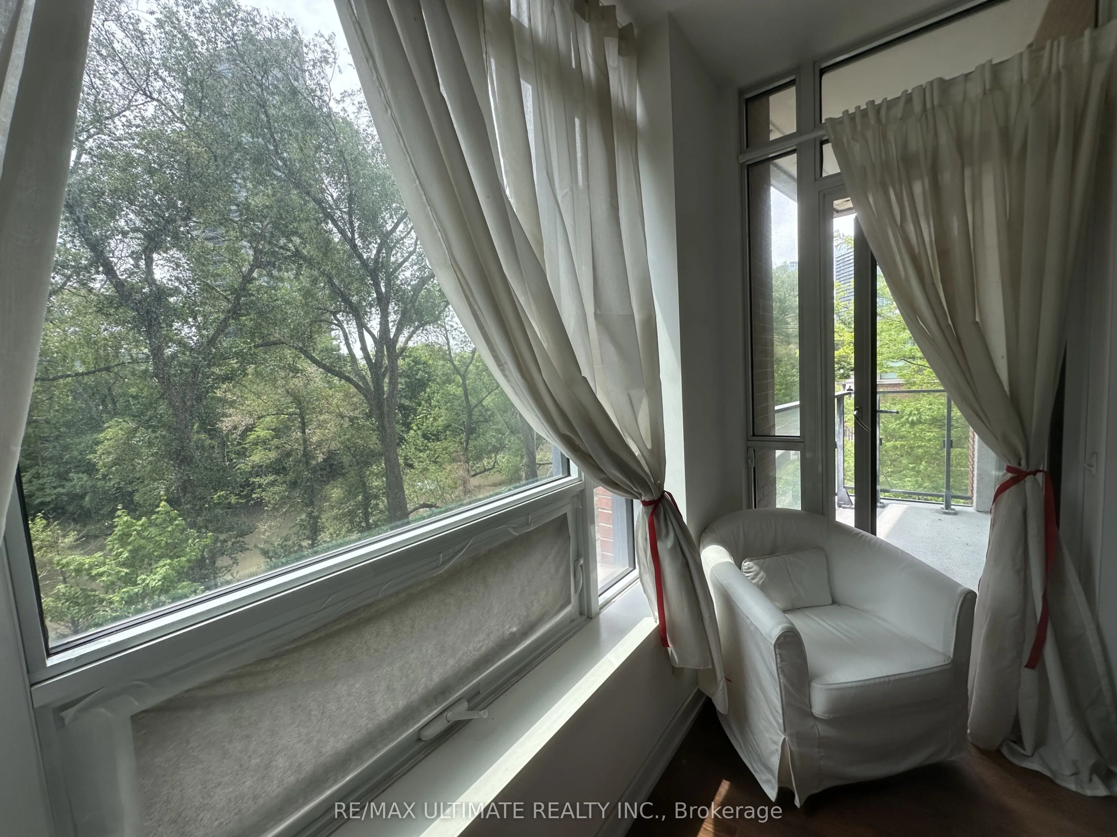 2212 Lake Shore Boulevard W #TH1