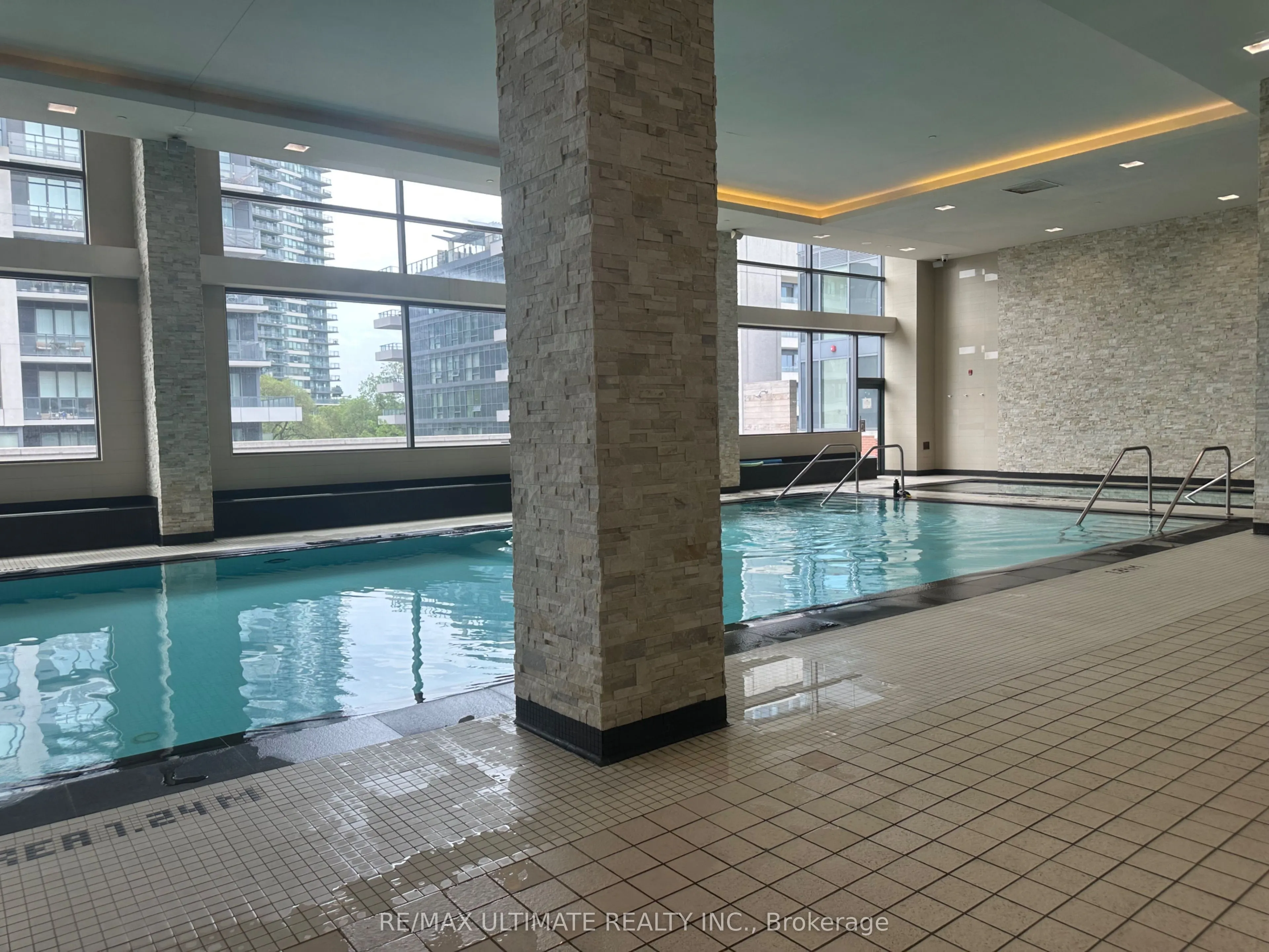 2212 Lake Shore Boulevard W #TH1
