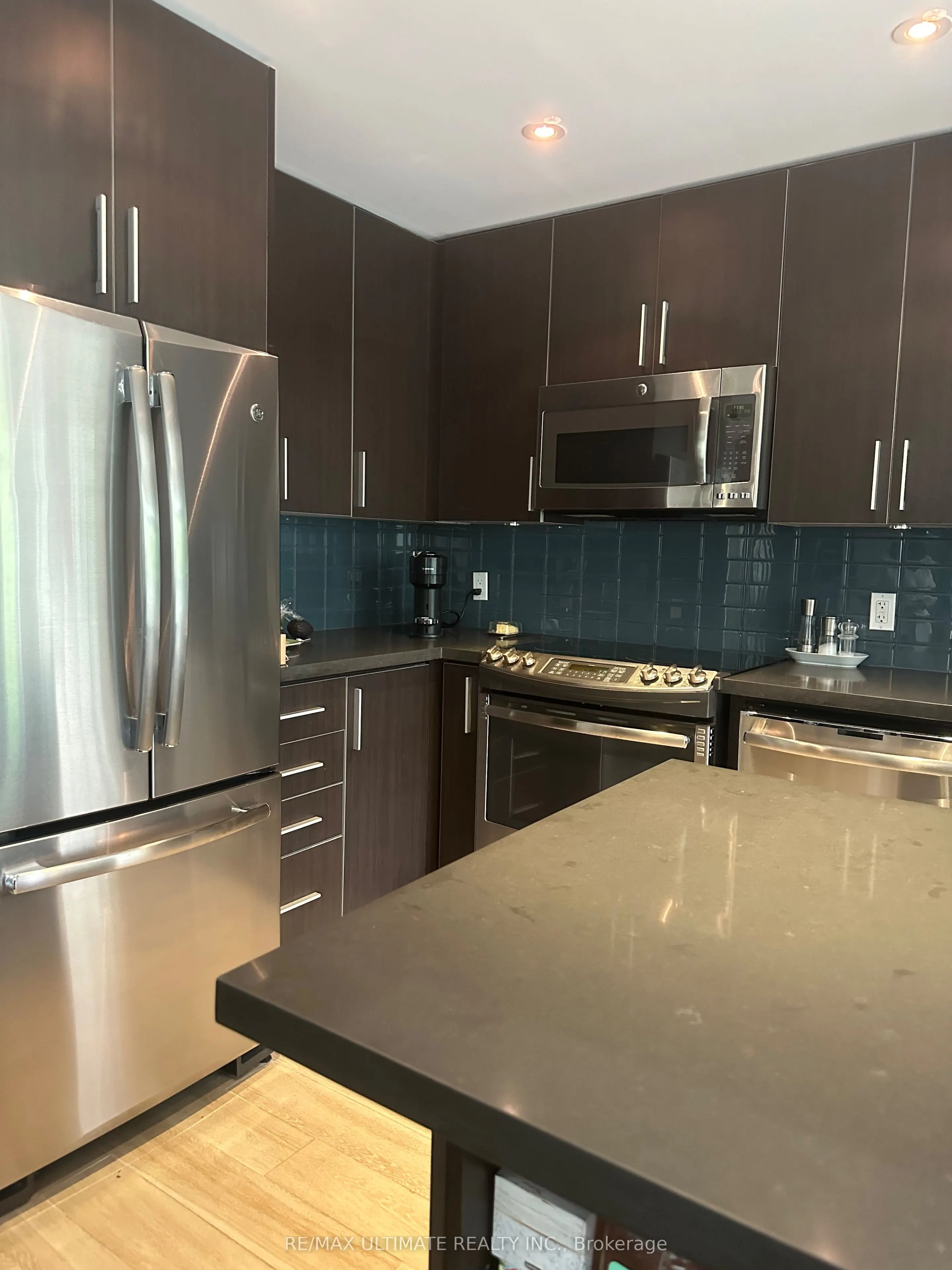 2212 Lake Shore Boulevard W #TH1