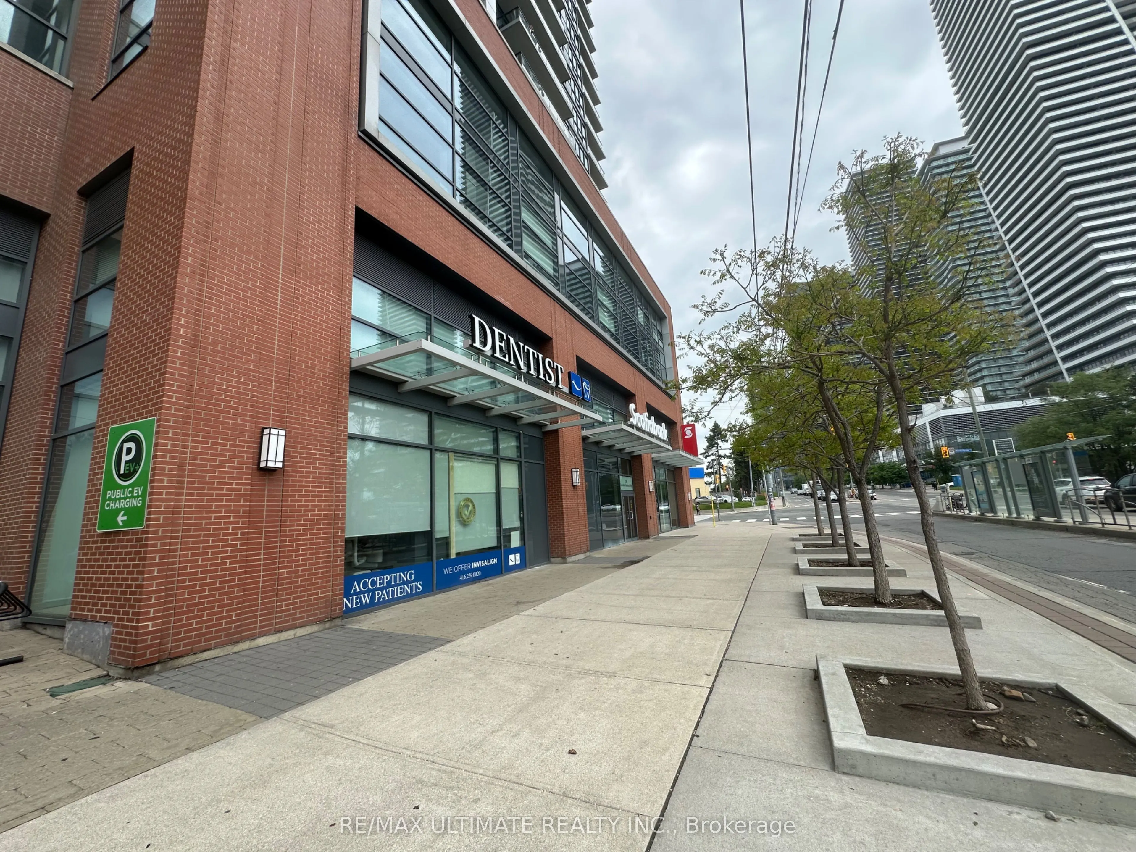 2212 Lake Shore Boulevard W #TH1