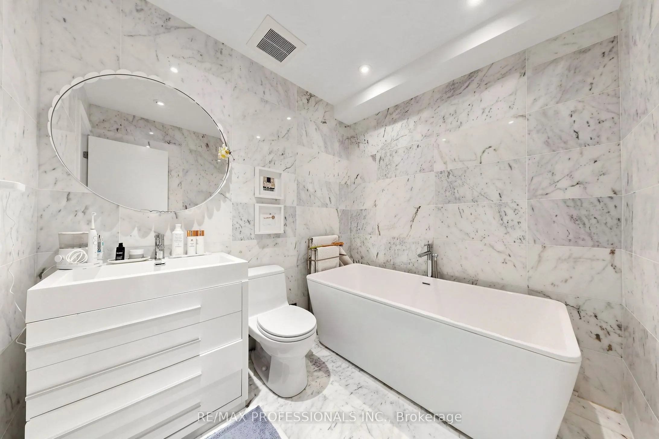 1064 Queen Street W #15A
