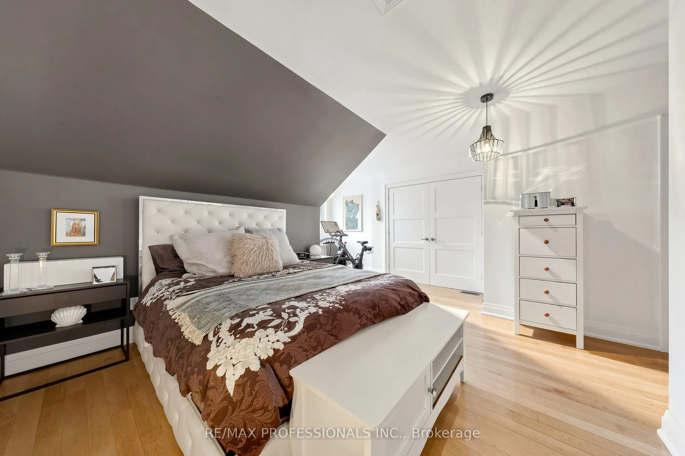 1064 Queen Street W #15A