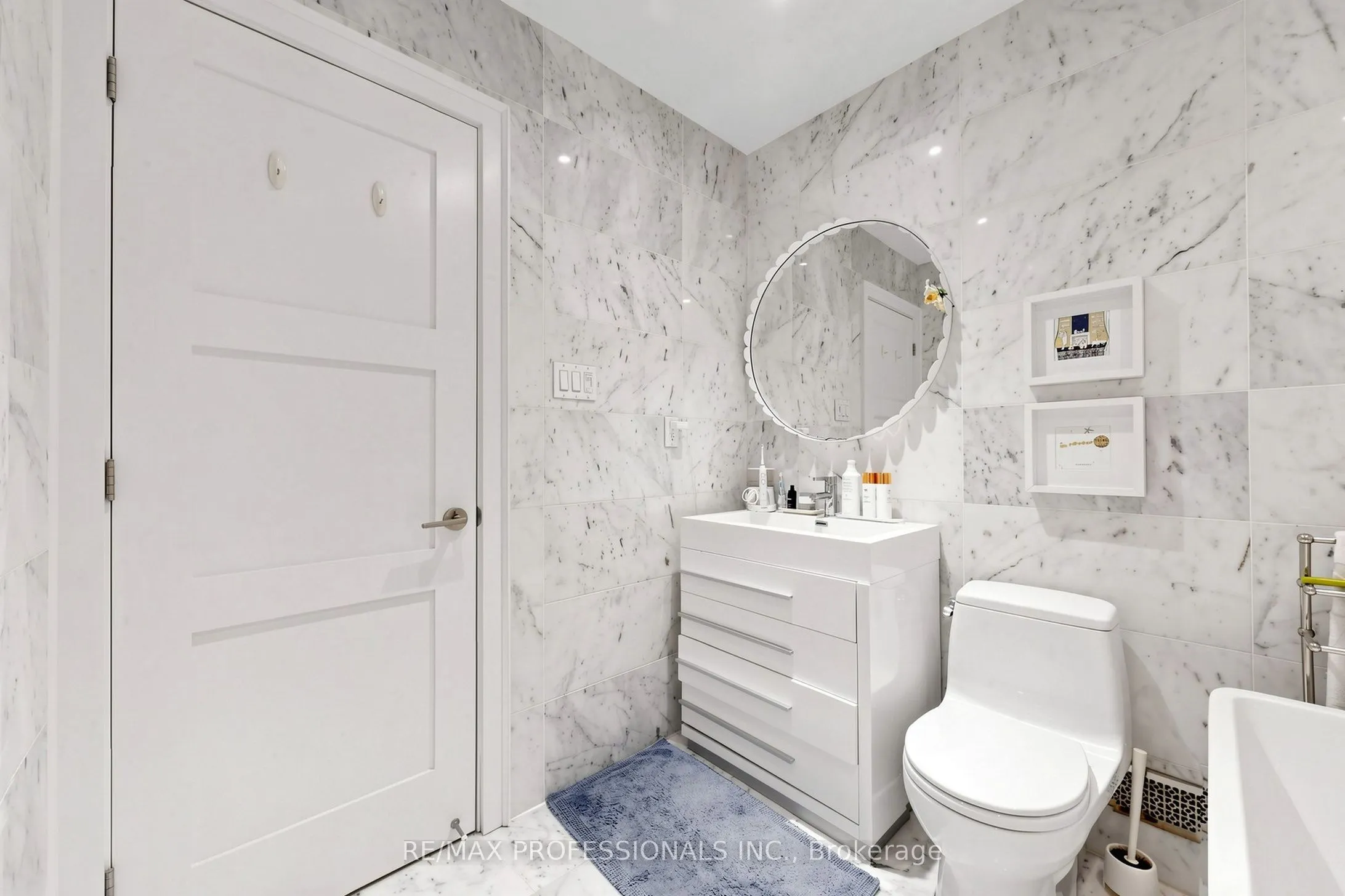 1064 Queen Street W #15A