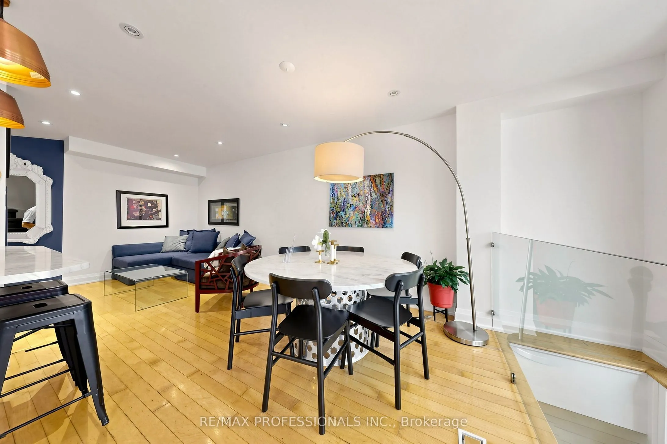 1064 Queen Street W #15A