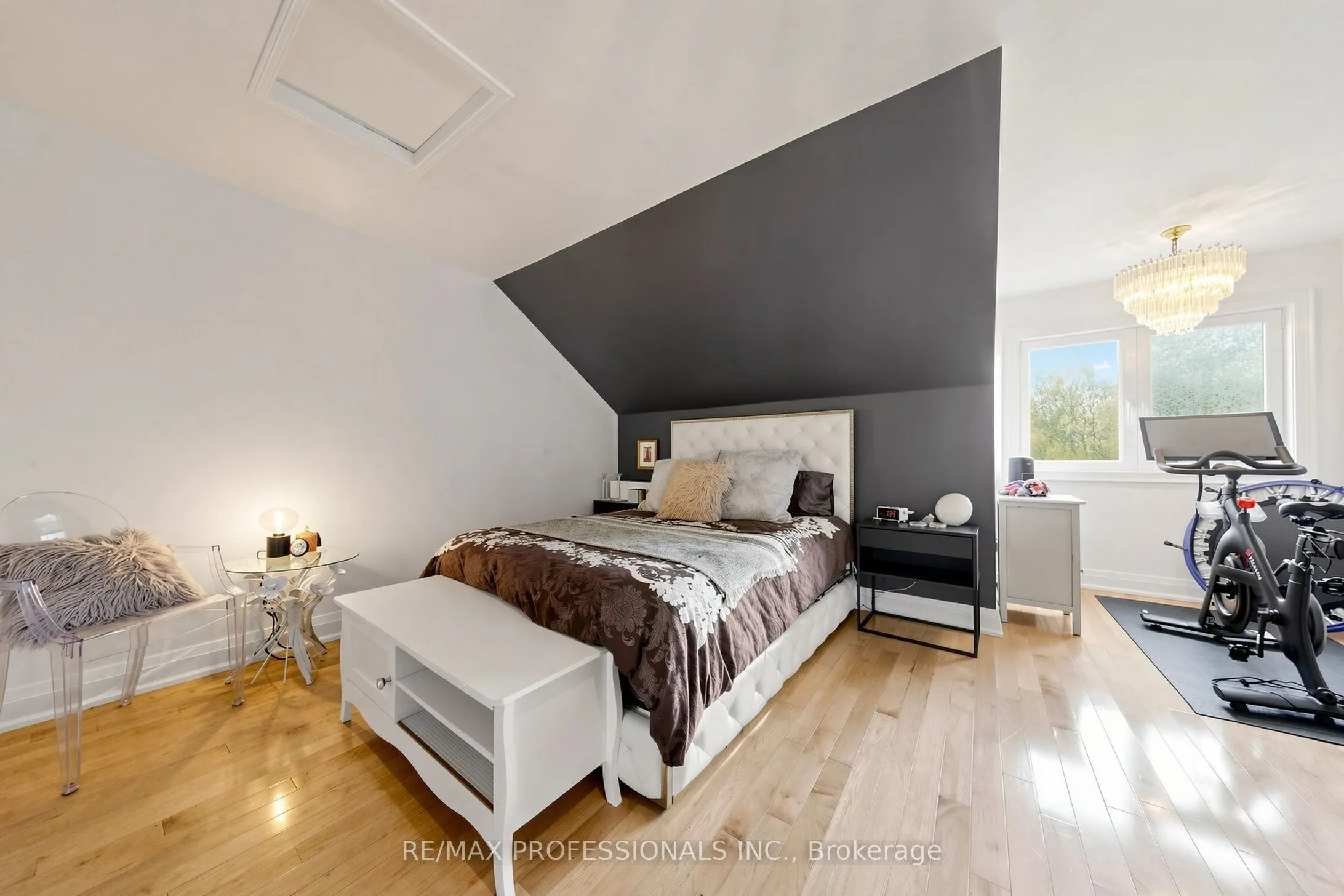 1064 Queen Street W #15A