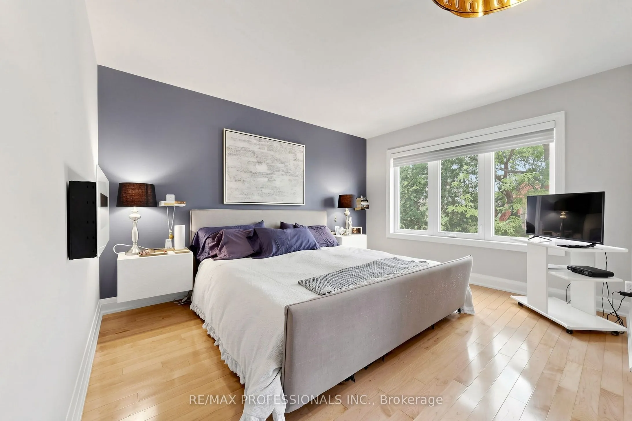 1064 Queen Street W #15A