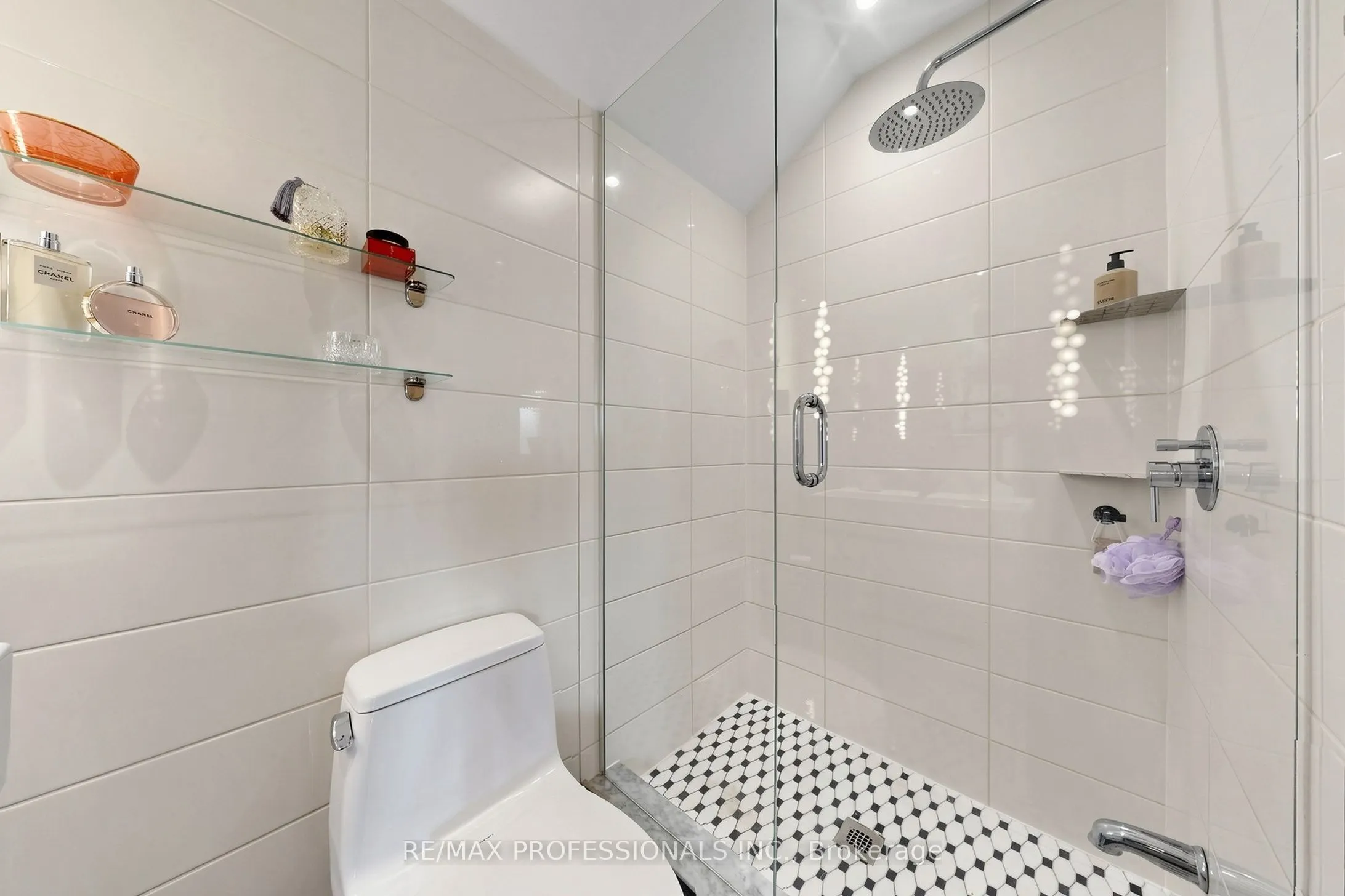 1064 Queen Street W #15A