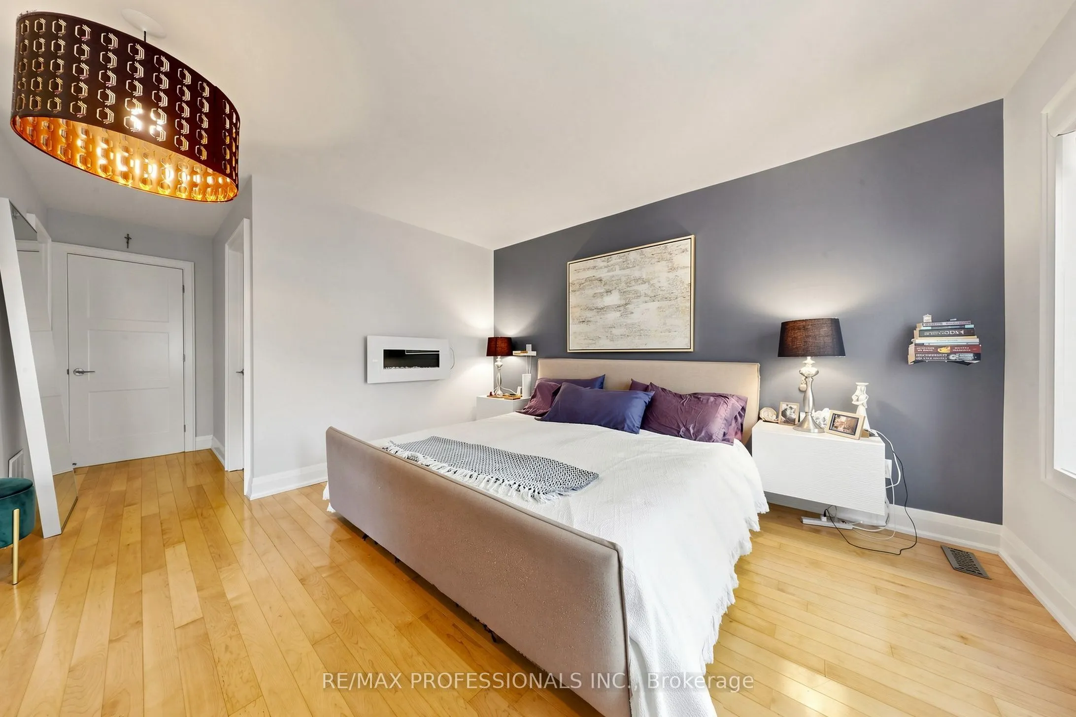 1064 Queen Street W #15A