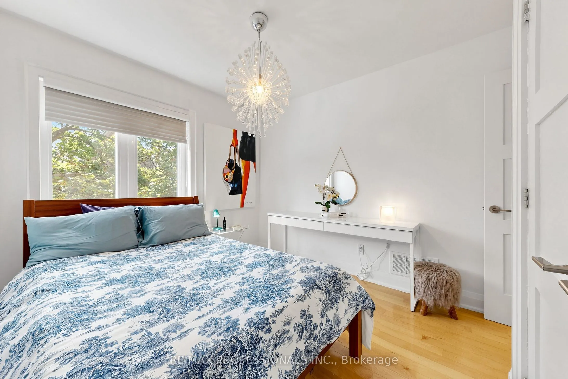 1064 Queen Street W #15A