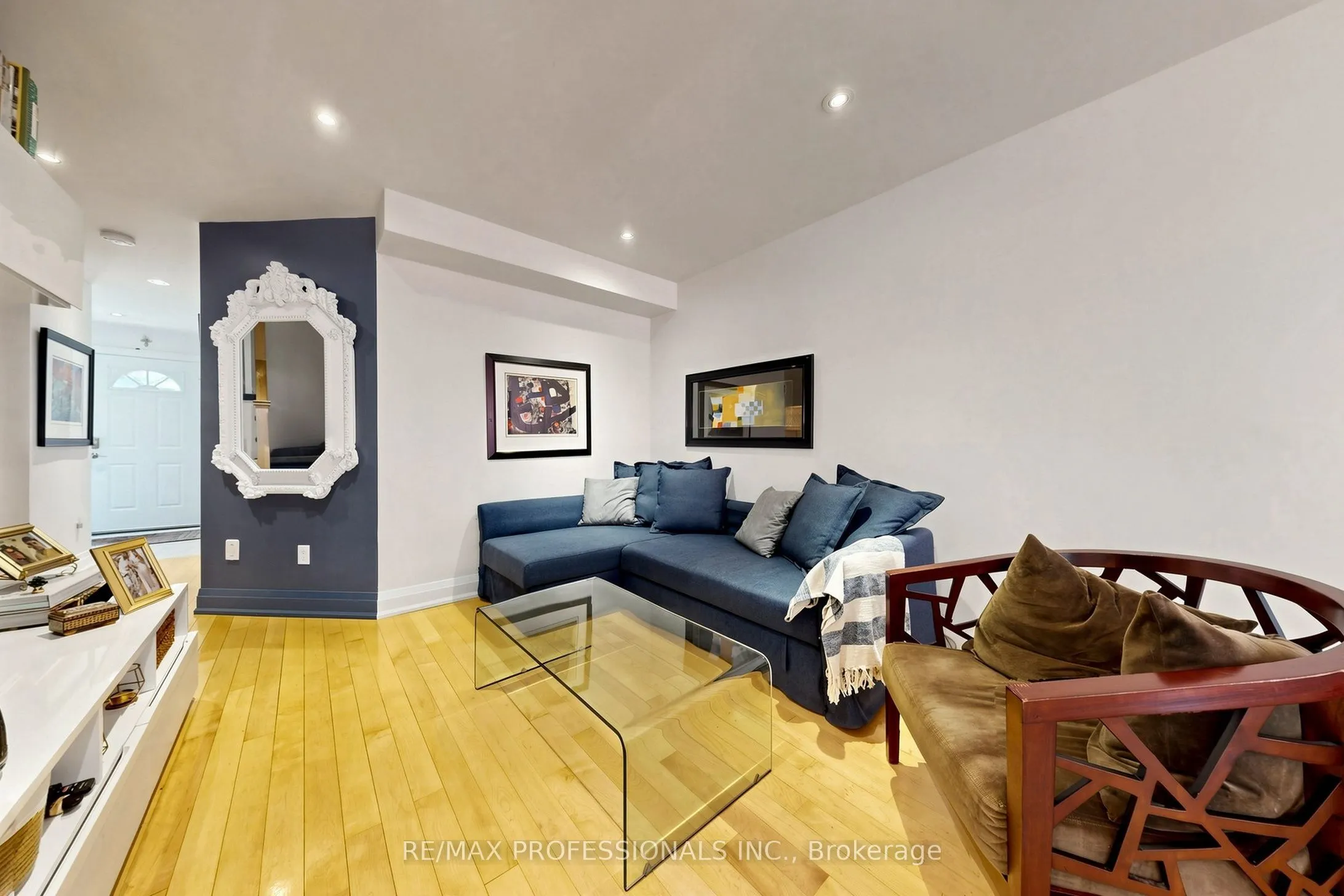 1064 Queen Street W #15A