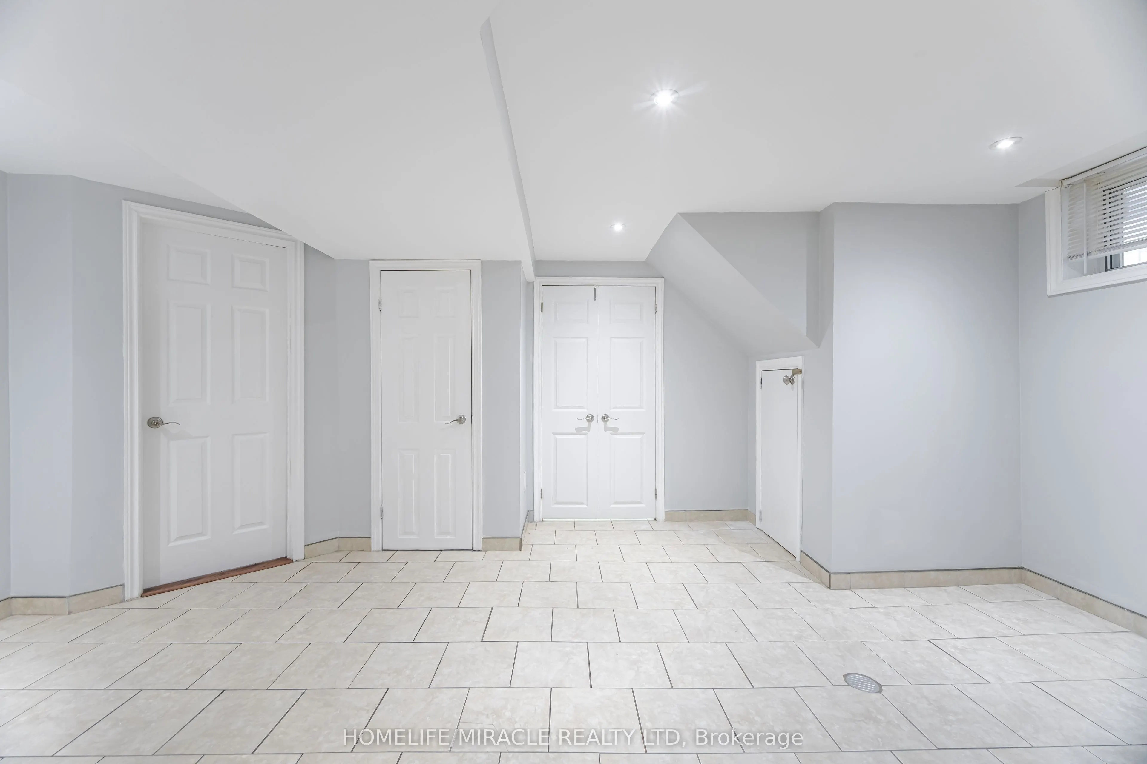 41 Bradstock Road