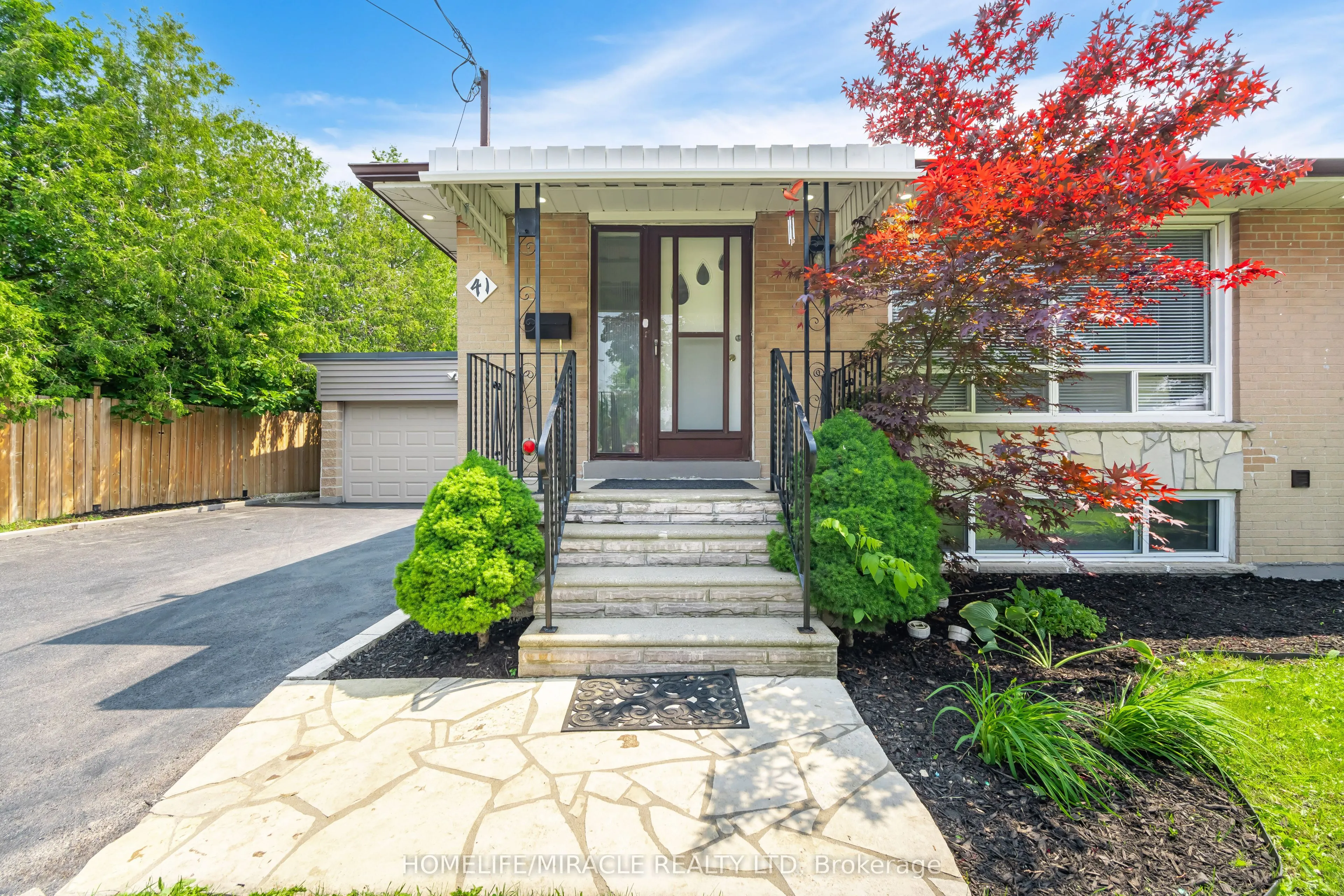 41 Bradstock Road