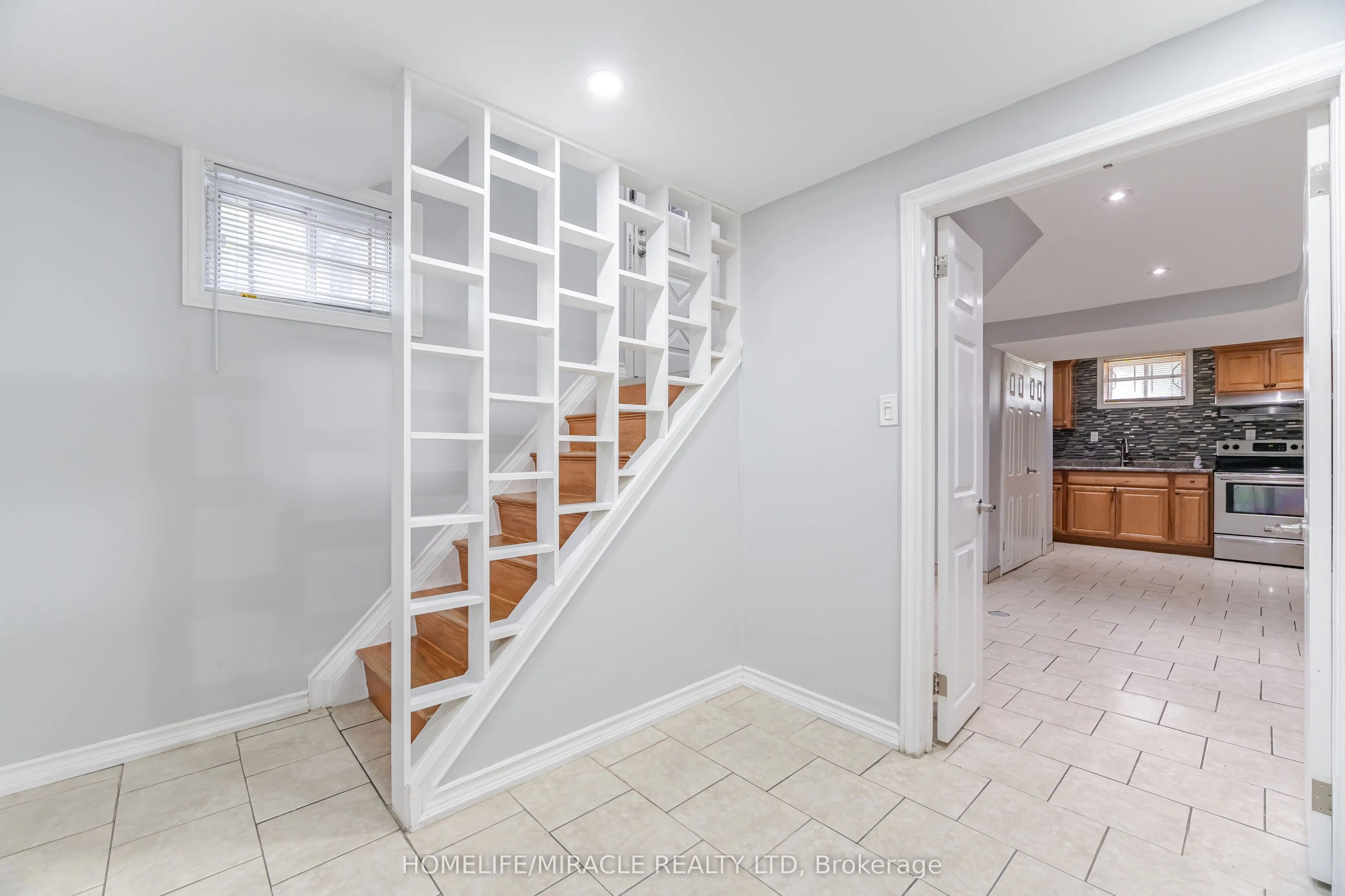 41 Bradstock Road