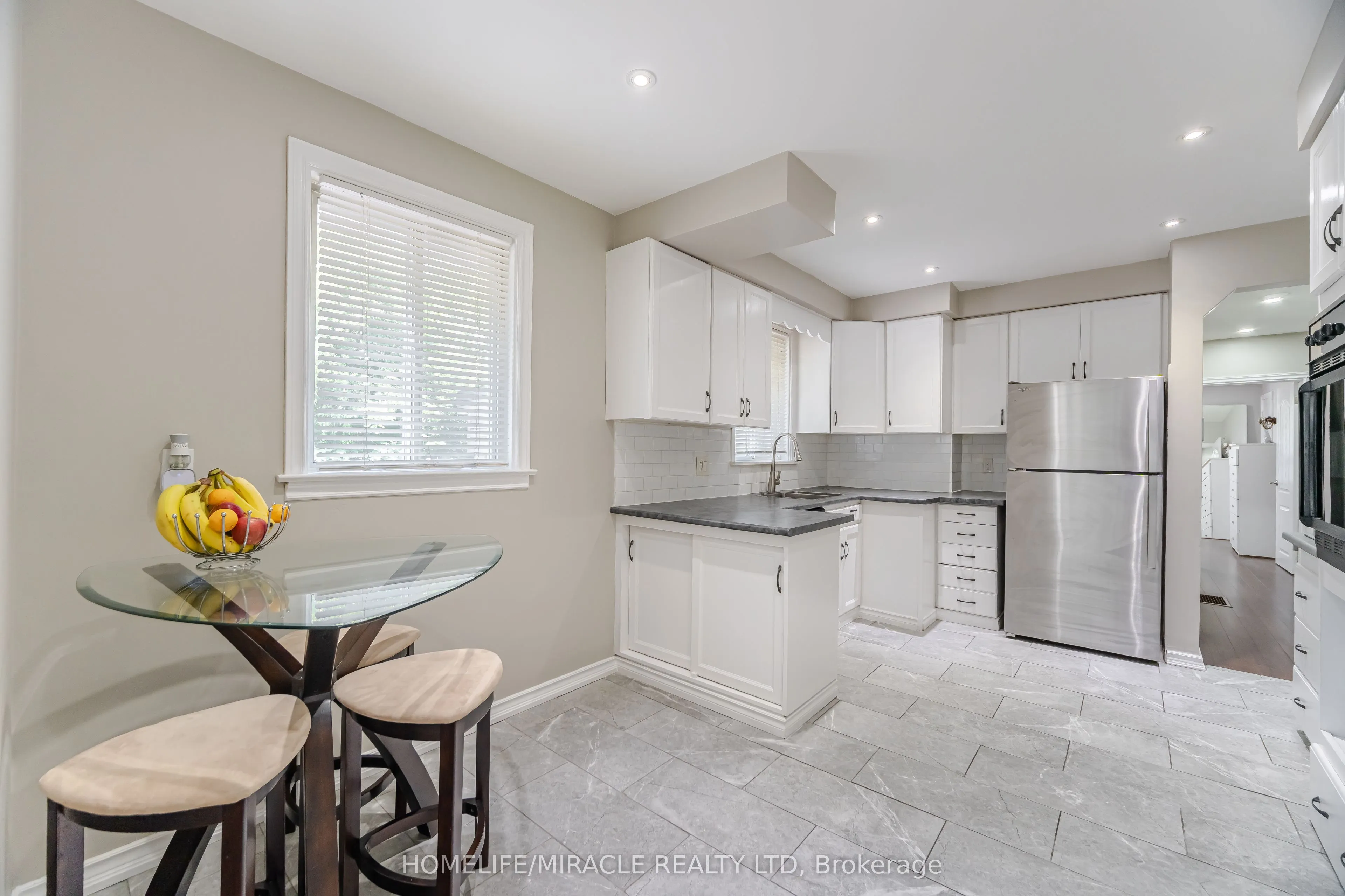 41 Bradstock Road