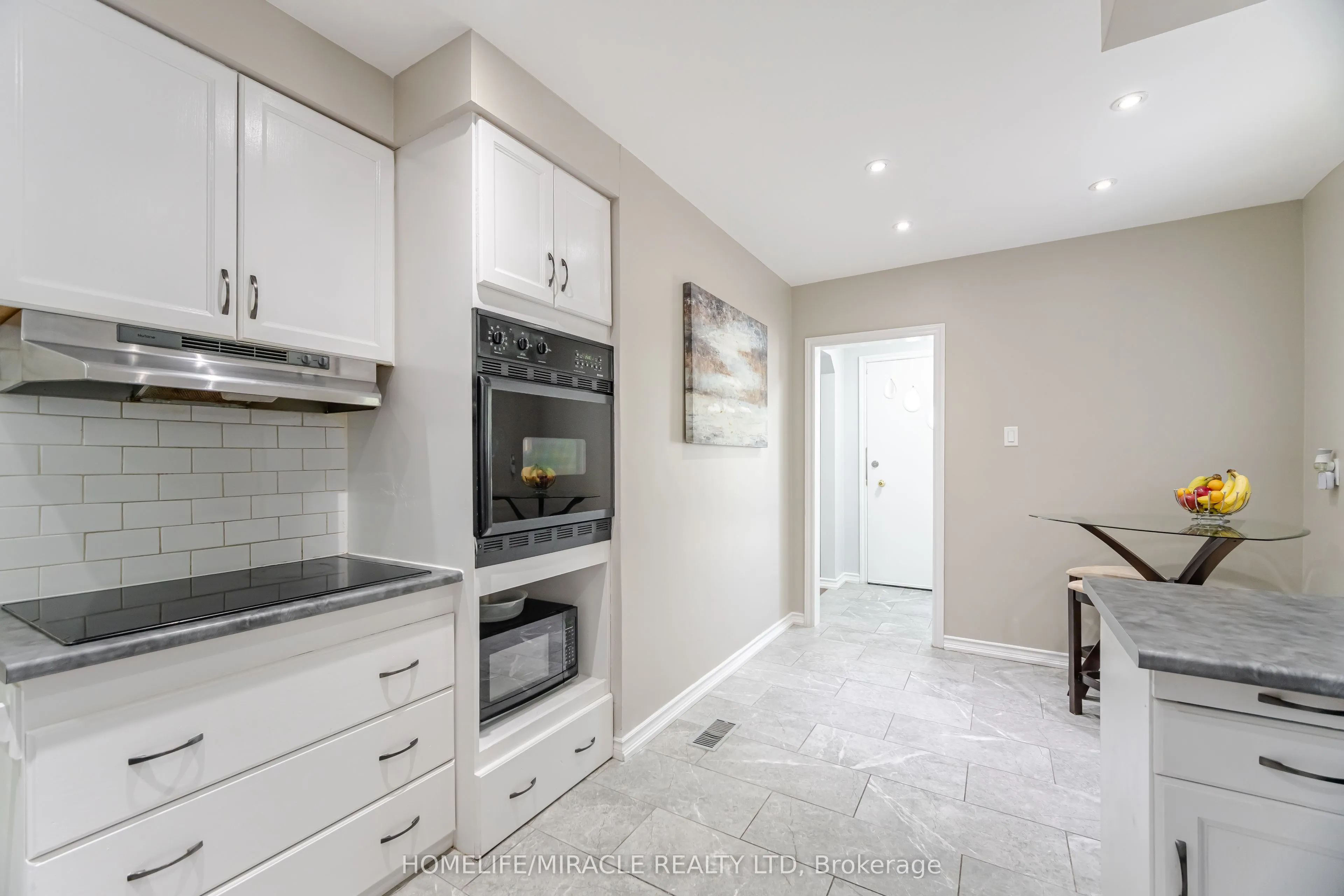 41 Bradstock Road