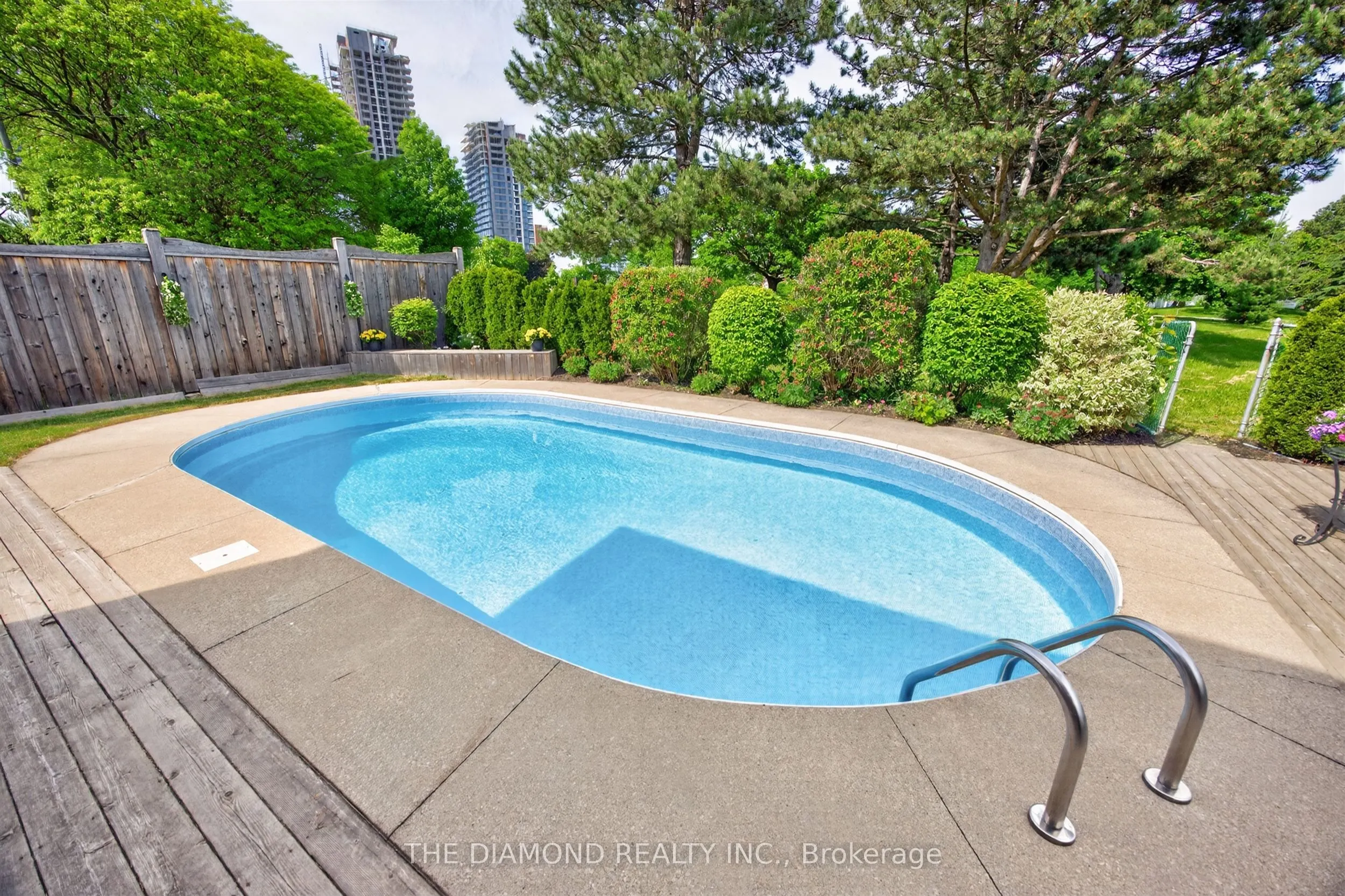 11 Swordbill Drive