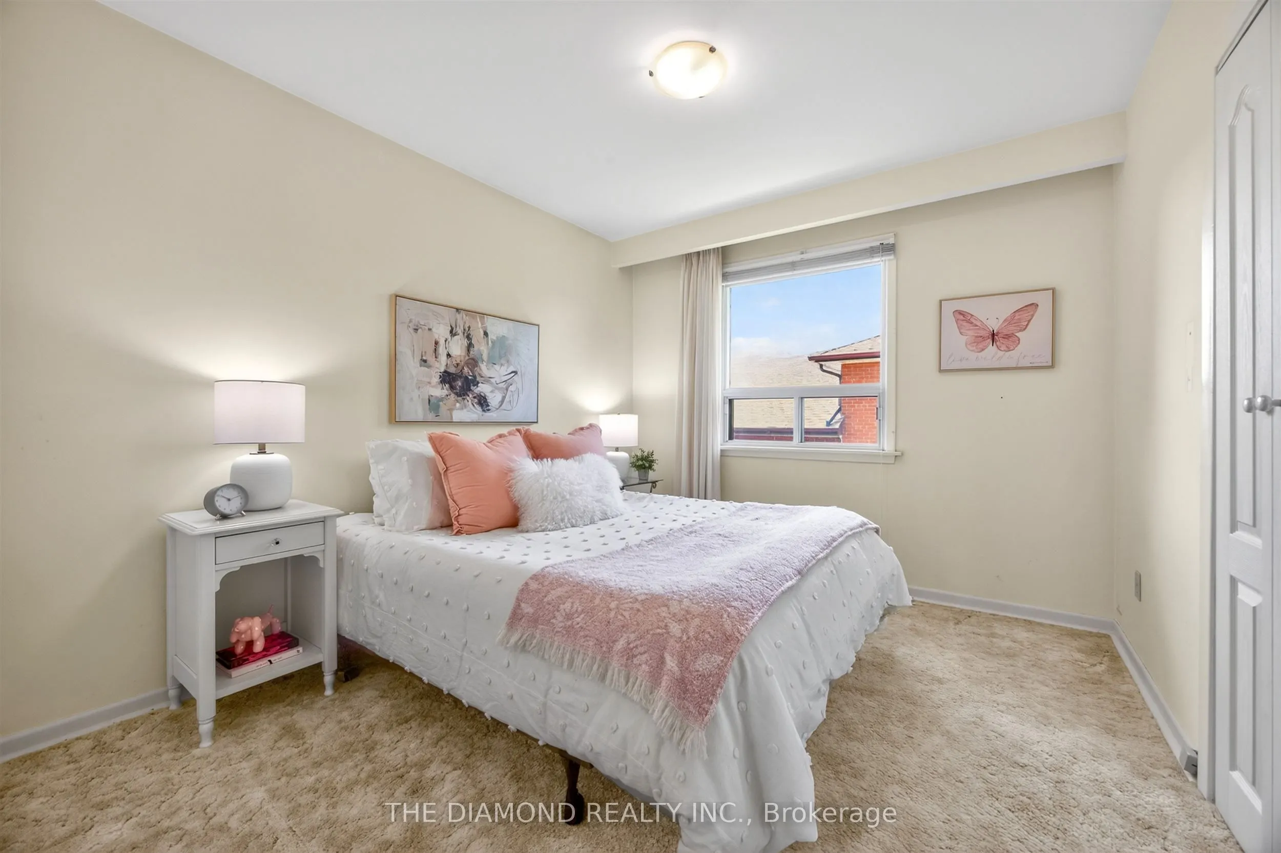 11 Swordbill Drive
