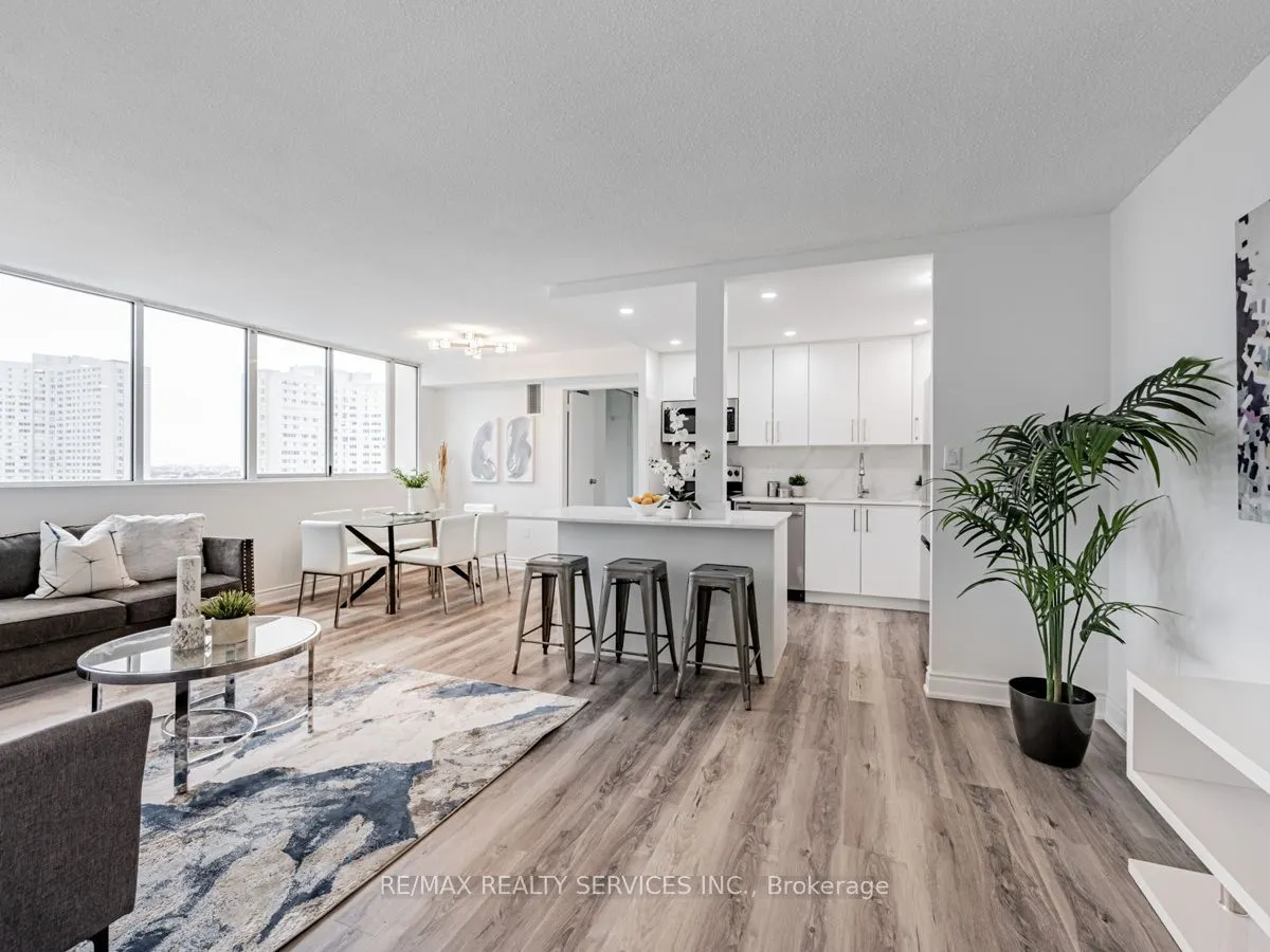 3590 Kaneff Crescent #1108