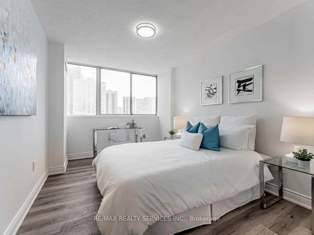 3590 Kaneff Crescent #1108