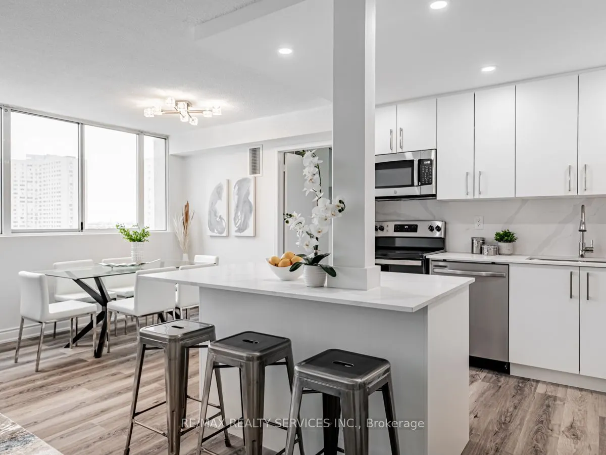 3590 Kaneff Crescent #1108