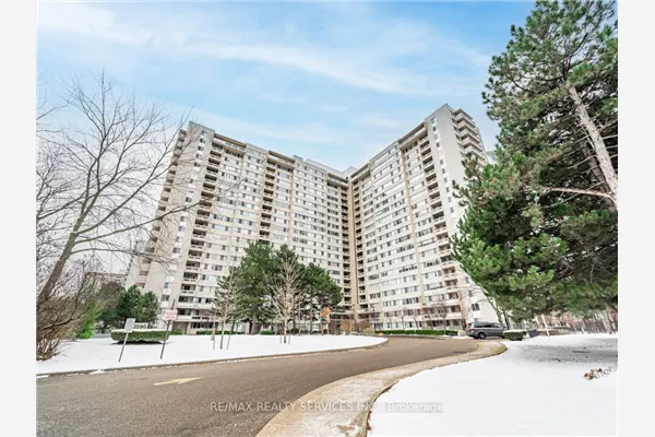 3590 Kaneff Crescent