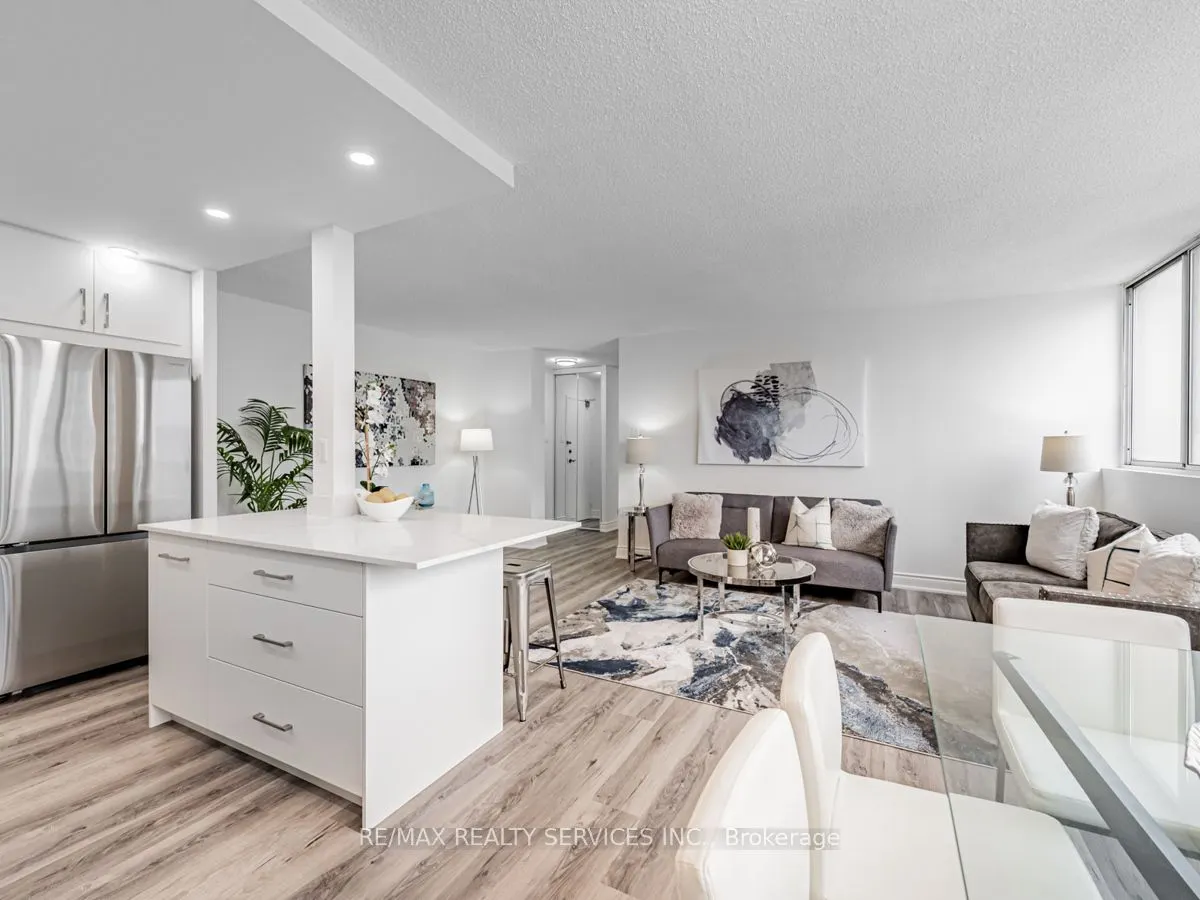 3590 Kaneff Crescent #1108