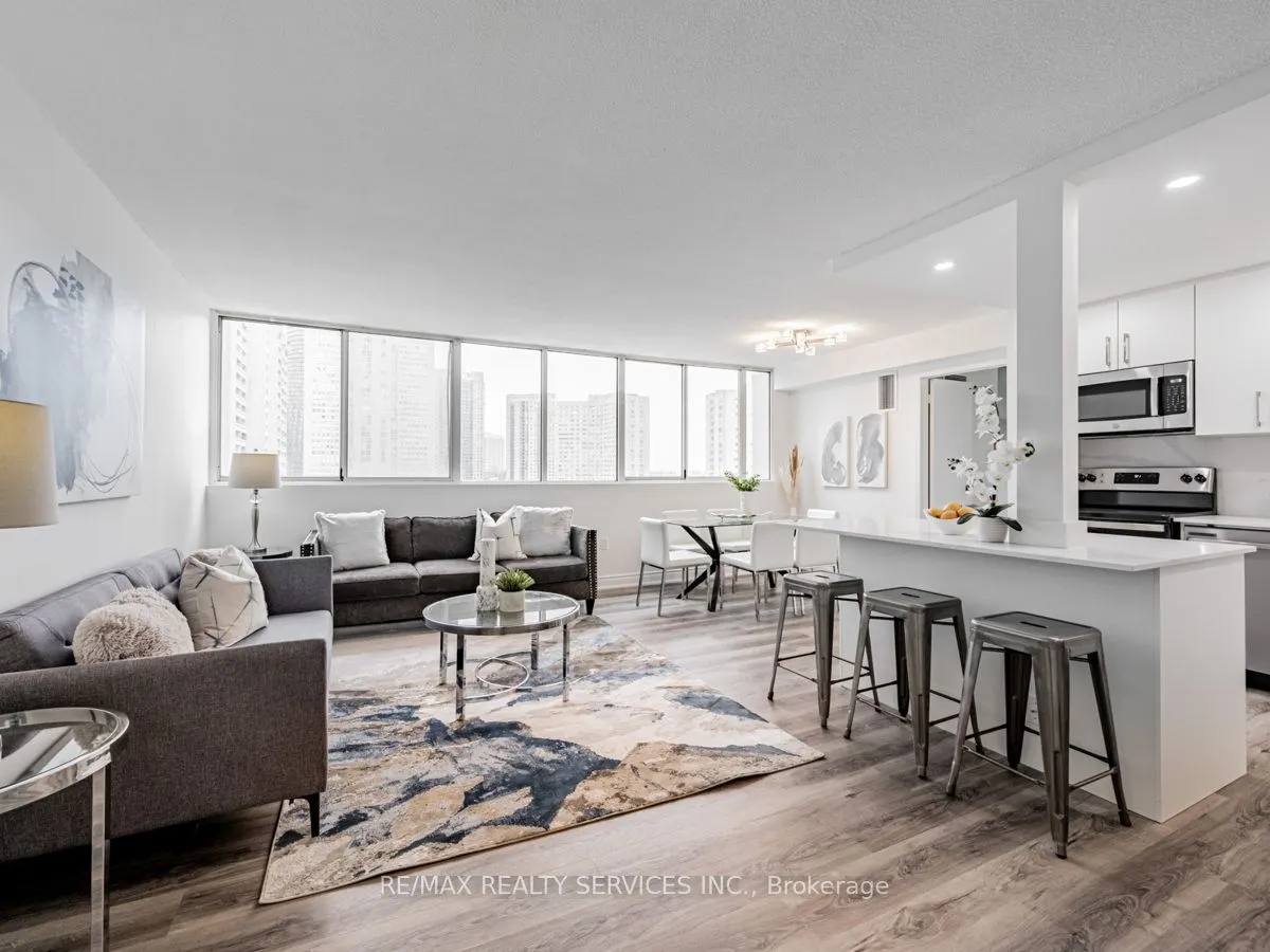 3590 Kaneff Crescent #1108