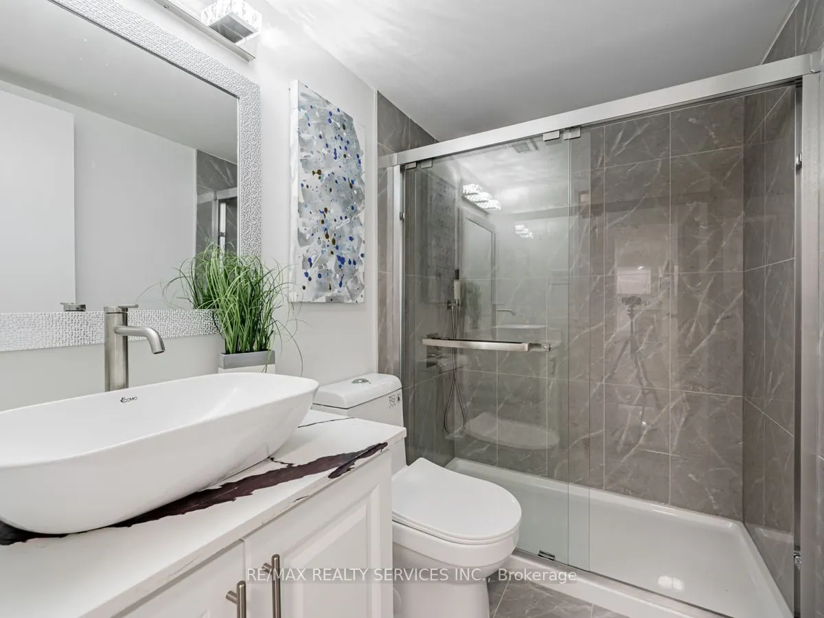 3590 Kaneff Crescent #1108