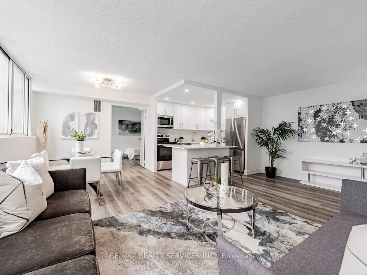 3590 Kaneff Crescent #1108