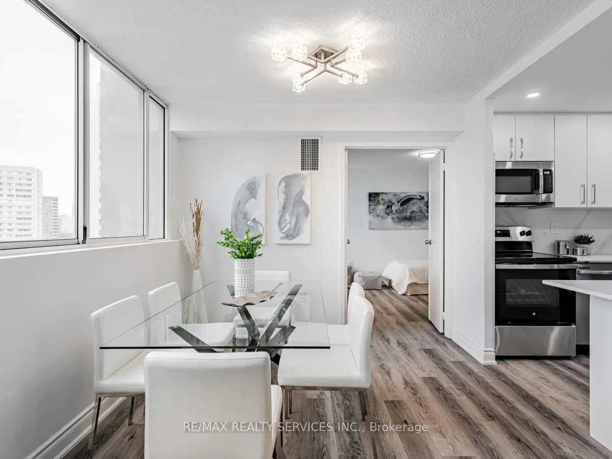3590 Kaneff Crescent #1108
