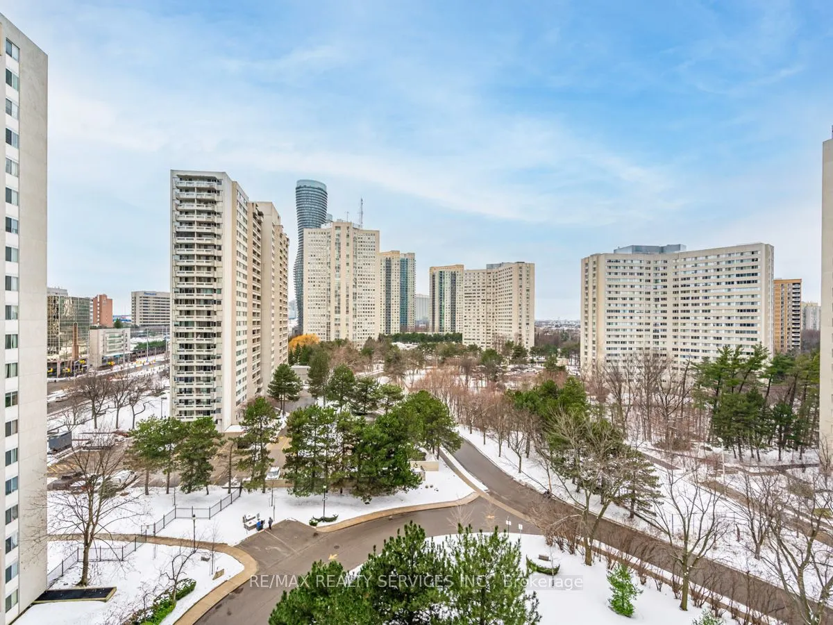 3590 Kaneff Crescent #1108