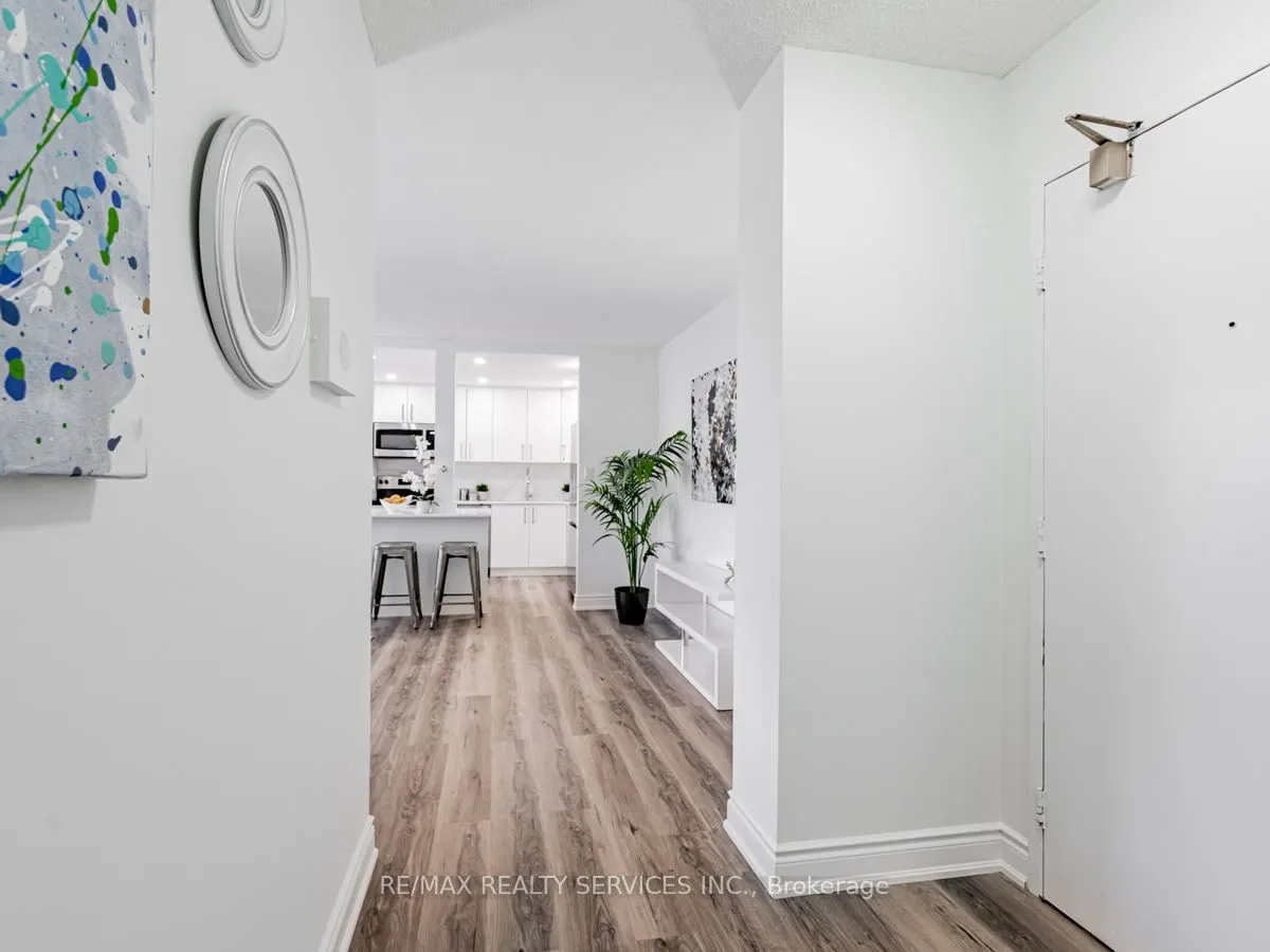 3590 Kaneff Crescent #1108