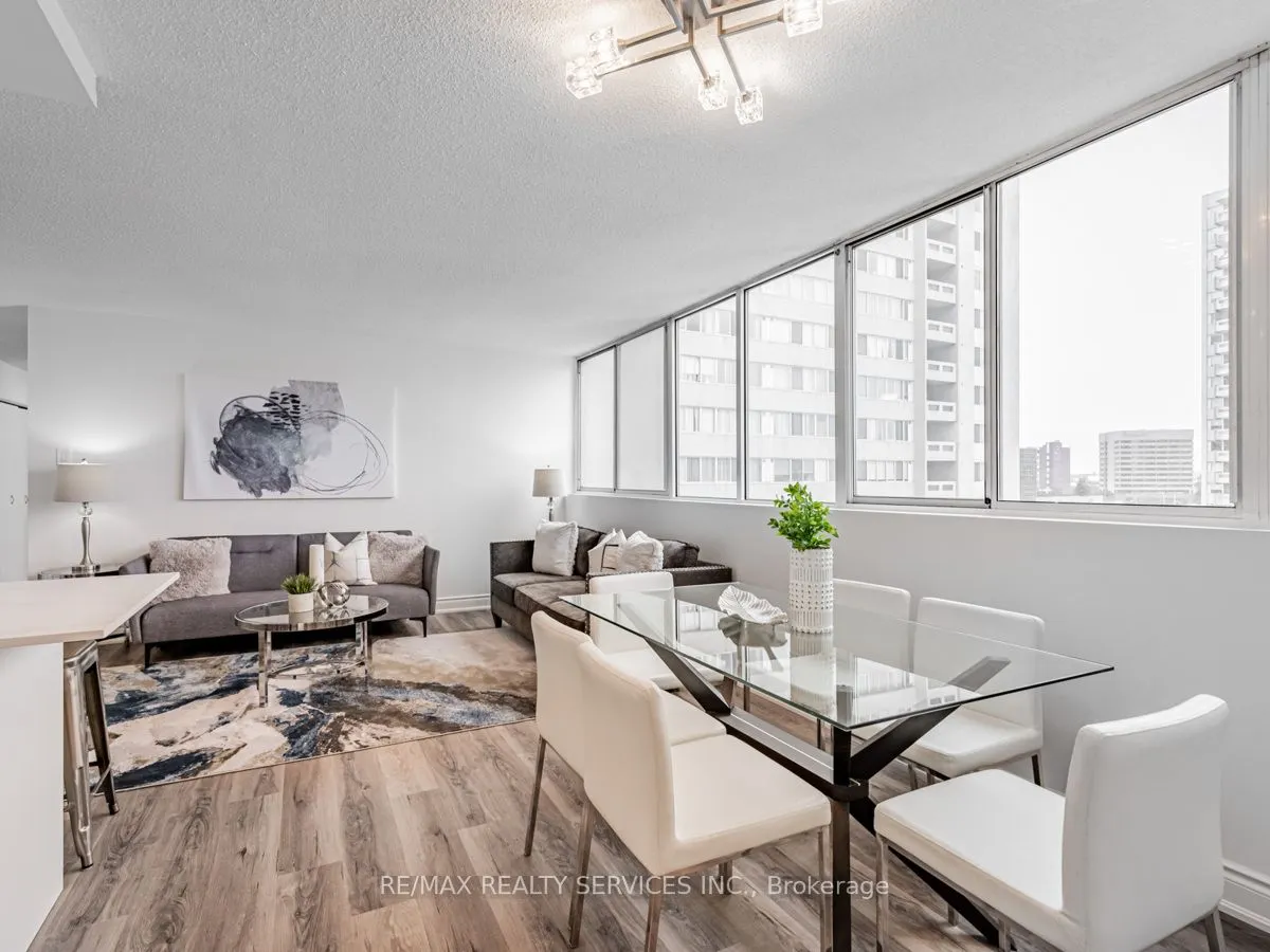 3590 Kaneff Crescent #1108