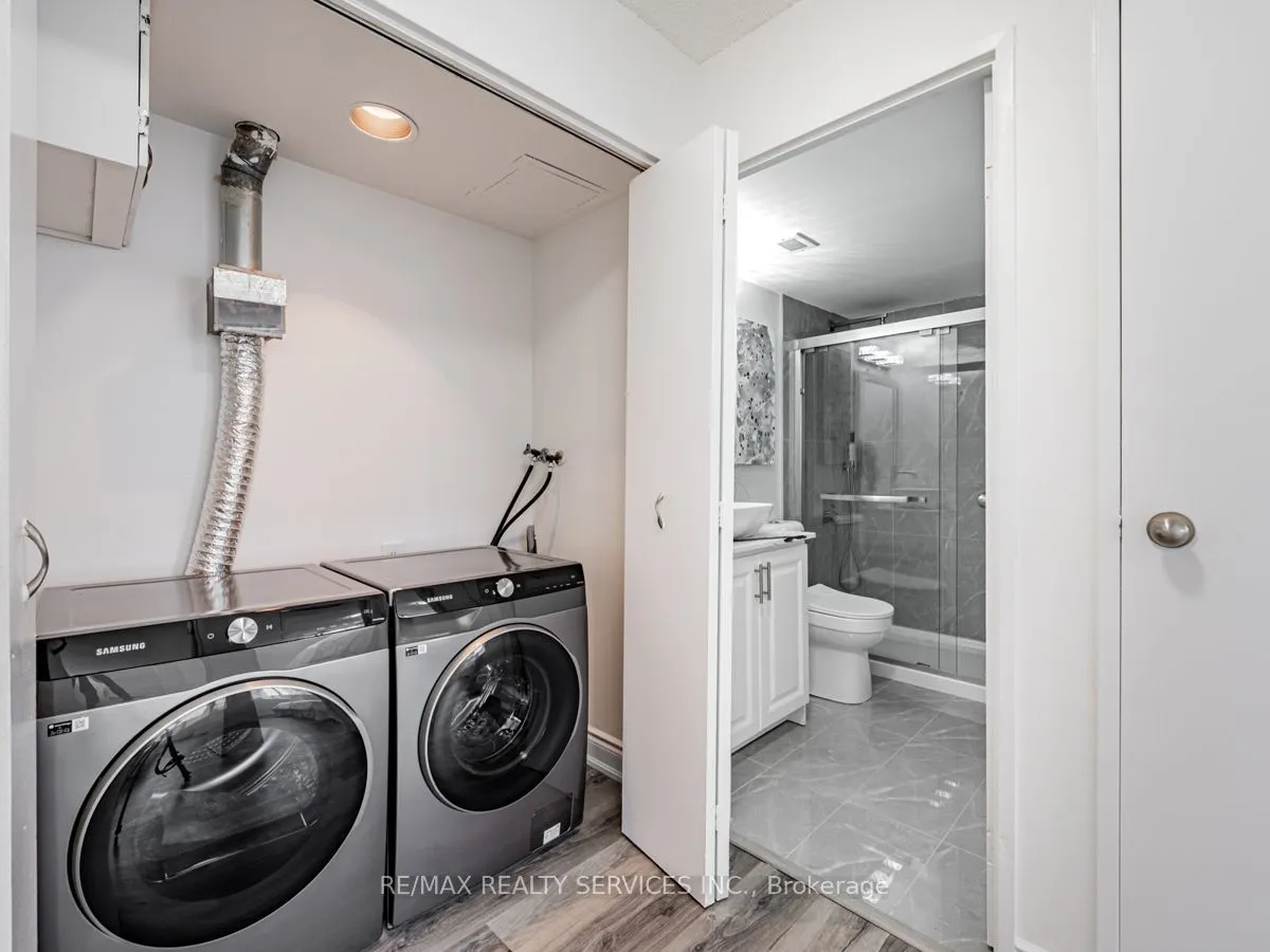 3590 Kaneff Crescent #1108