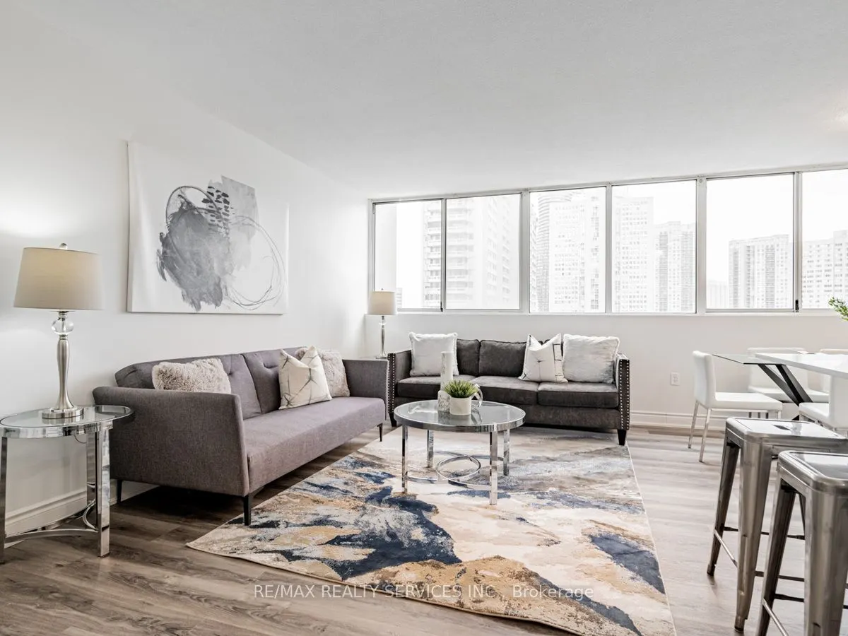3590 Kaneff Crescent #1108
