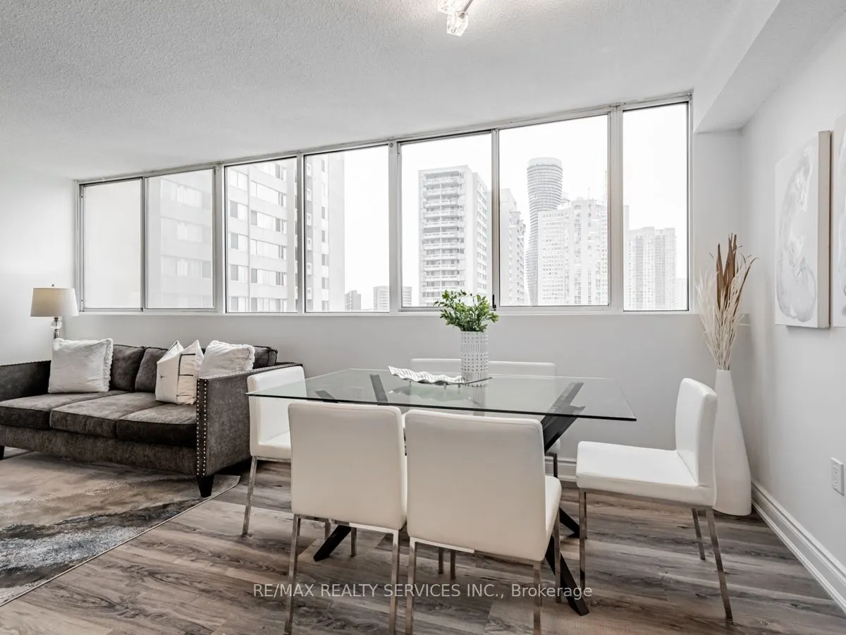 3590 Kaneff Crescent #1108