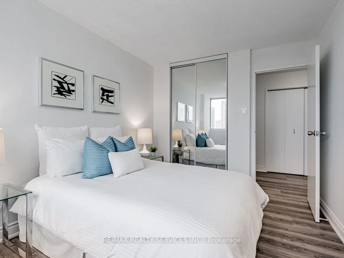 3590 Kaneff Crescent #1108